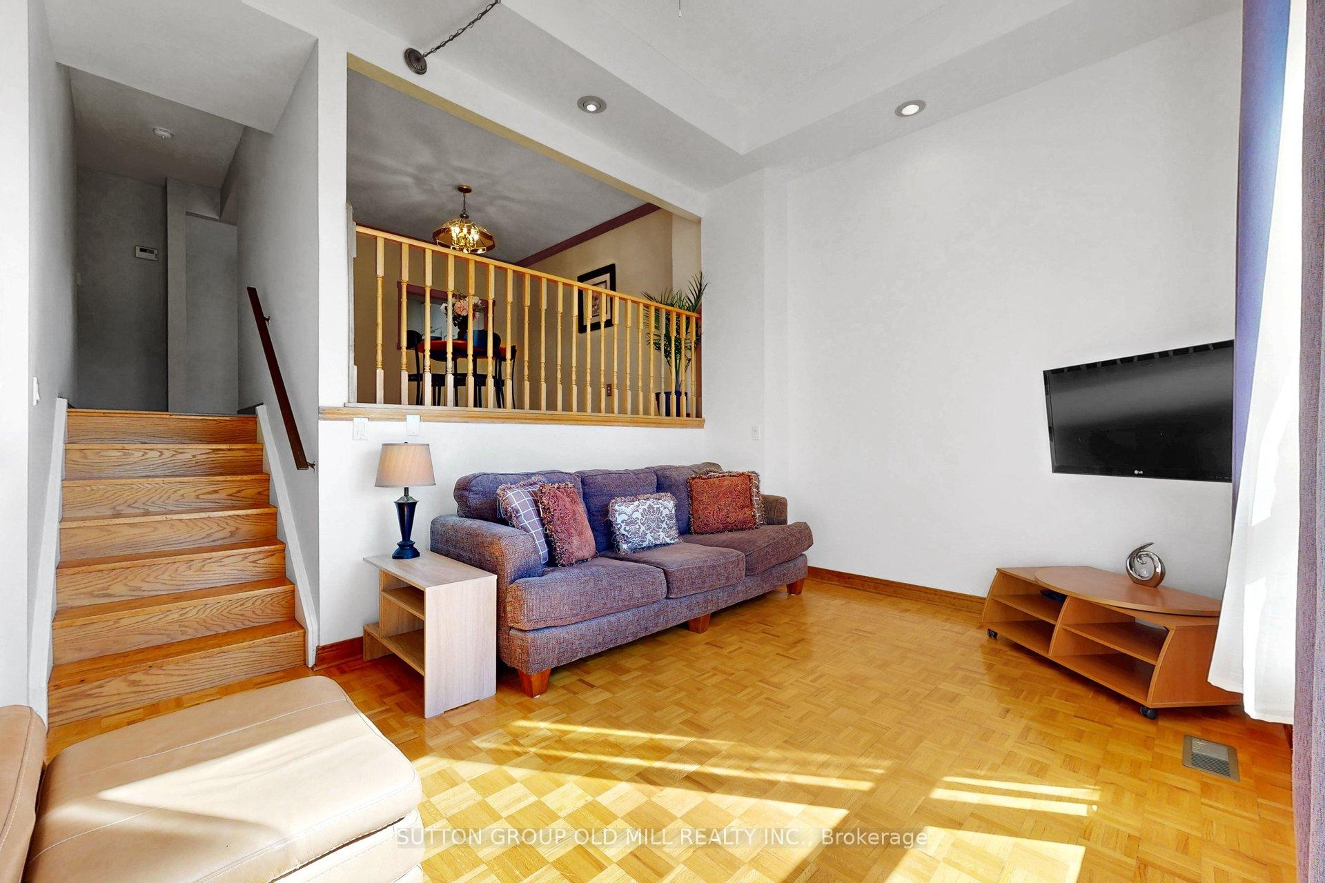 Photo 9 of 96 Darras Court, Brampton, Southgate — HOMEH