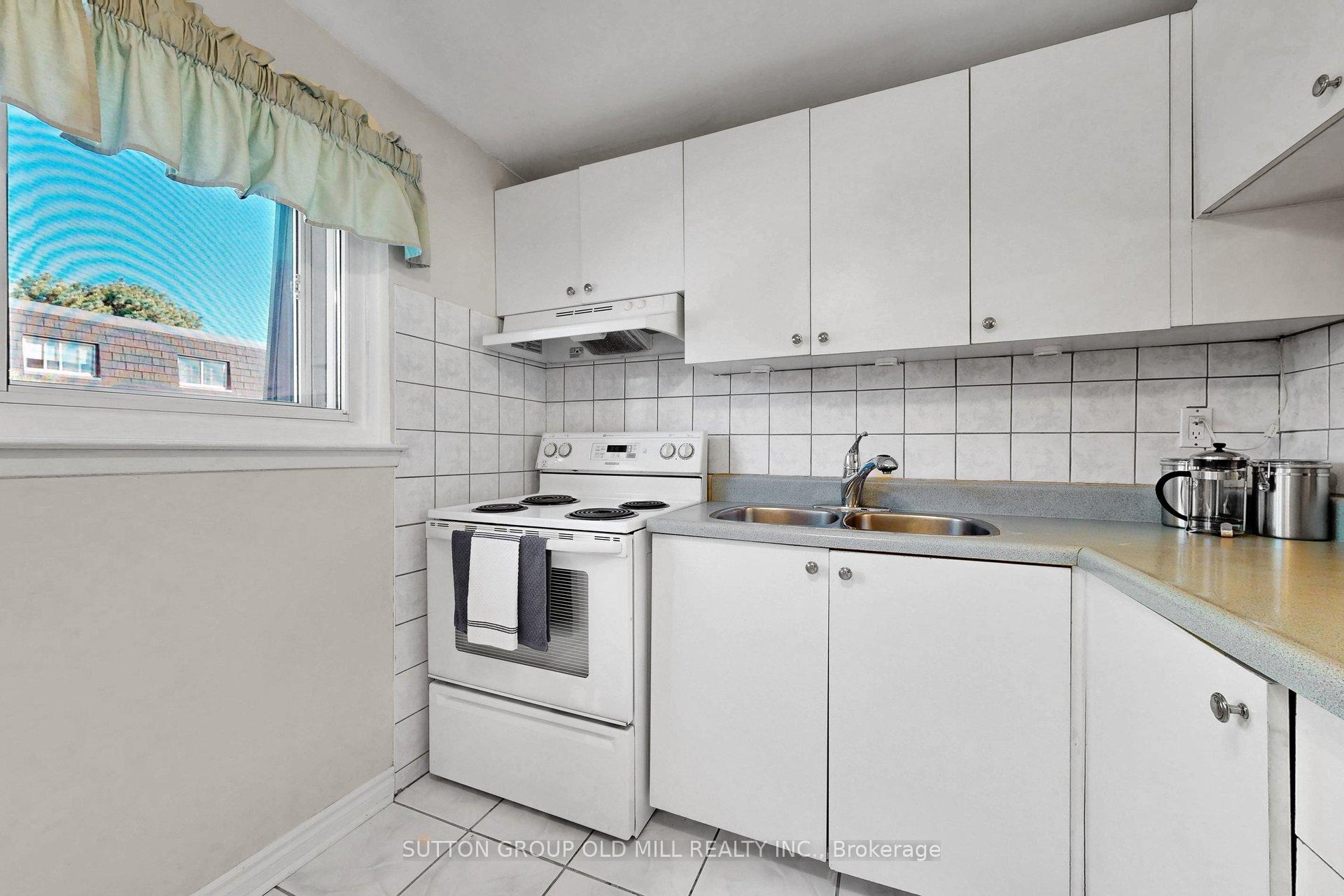 Photo 16 of 96 Darras Court, Brampton, Southgate — HOMEH