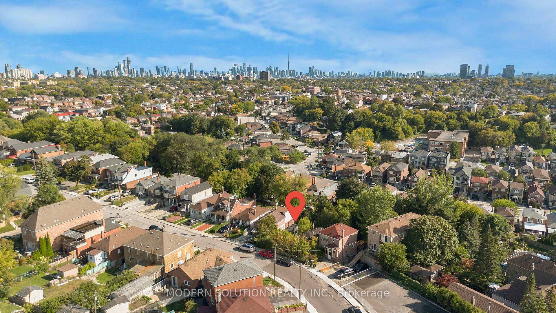 Photo 3 of 5A Dynevor Road, Toronto, Caledonia-Fairbank — HOMEH