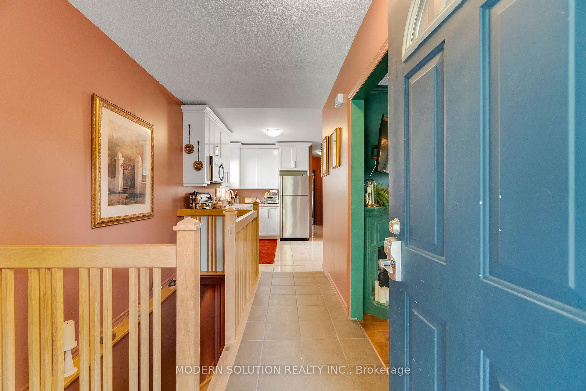 Photo 7 of 5A Dynevor Road, Toronto, Caledonia-Fairbank — HOMEH