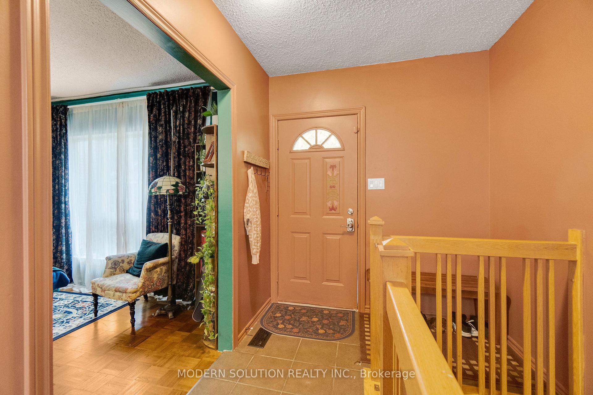 Photo 8 of 5A Dynevor Road, Toronto, Caledonia-Fairbank — HOMEH