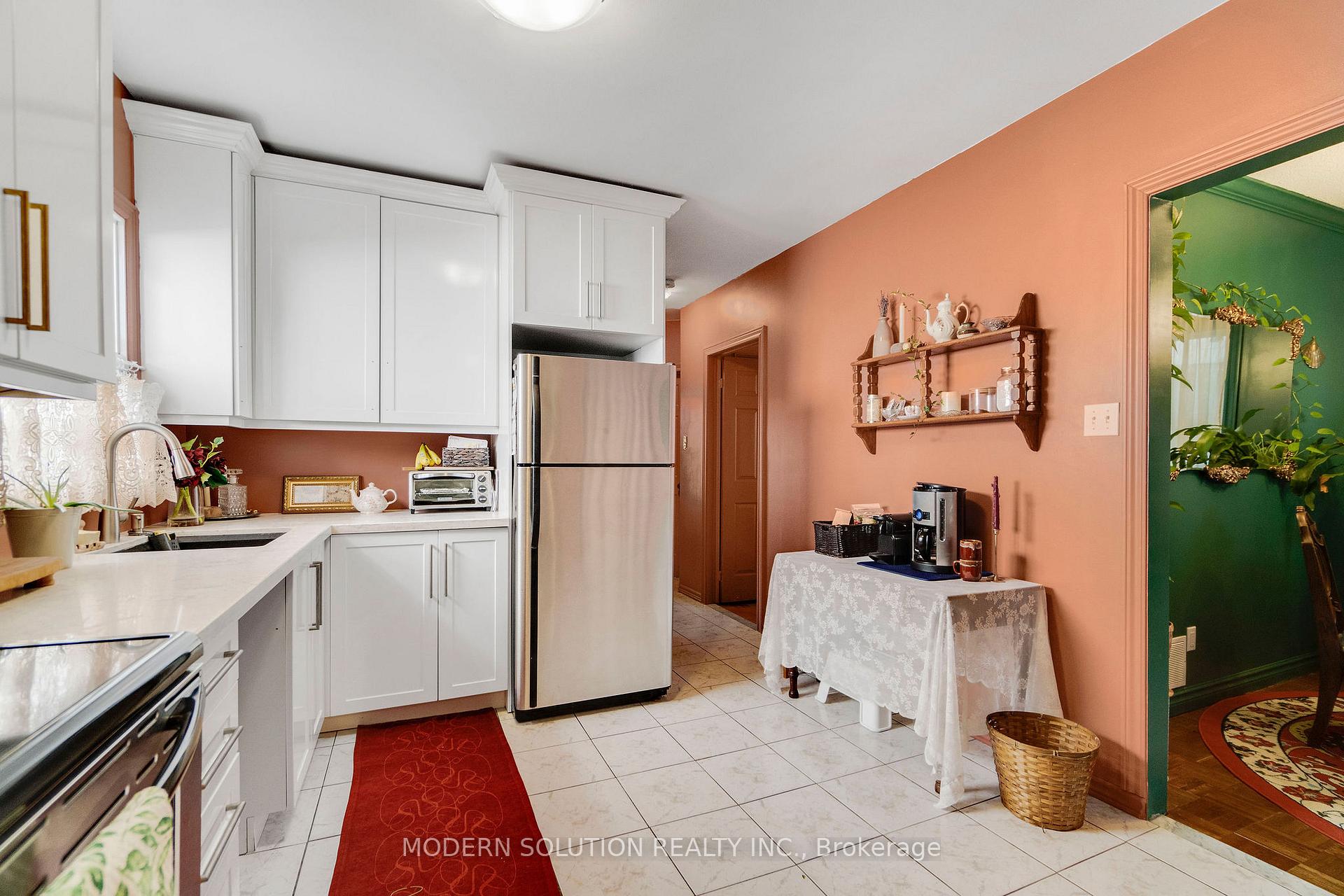 Photo 16 of 5A Dynevor Road, Toronto, Caledonia-Fairbank — HOMEH
