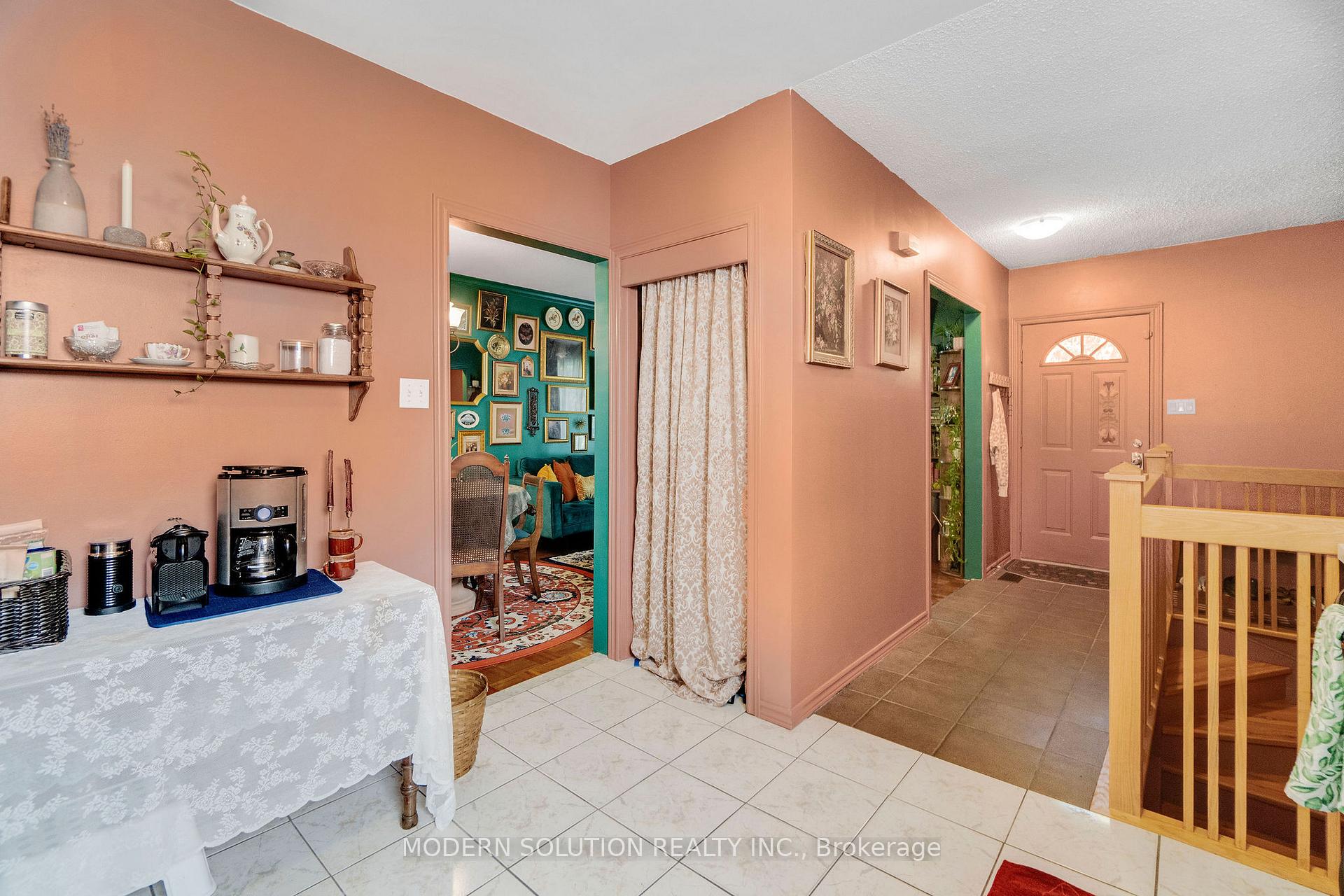 Photo 17 of 5A Dynevor Road, Toronto, Caledonia-Fairbank — HOMEH