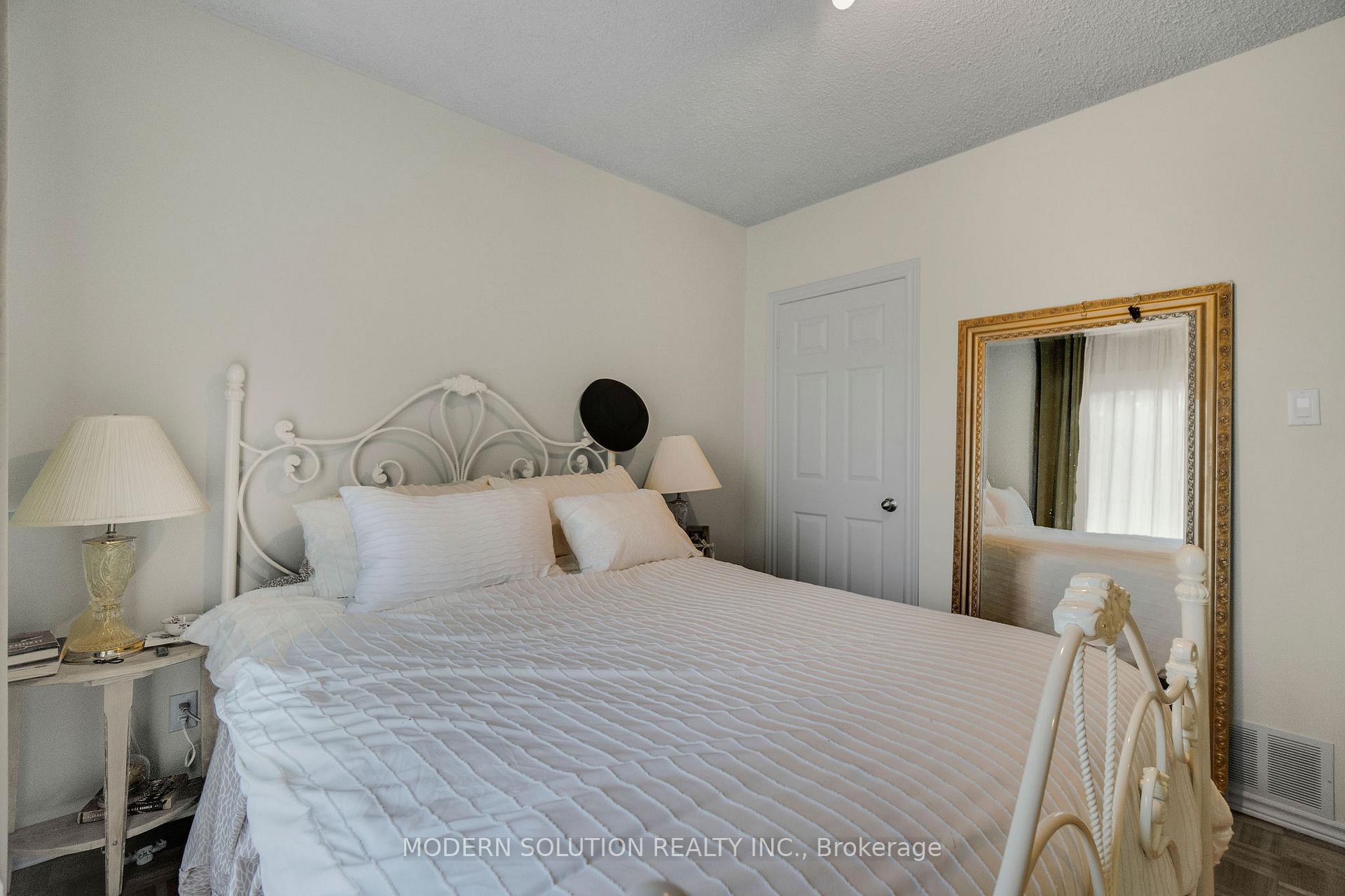 Photo 21 of 5A Dynevor Road, Toronto, Caledonia-Fairbank — HOMEH
