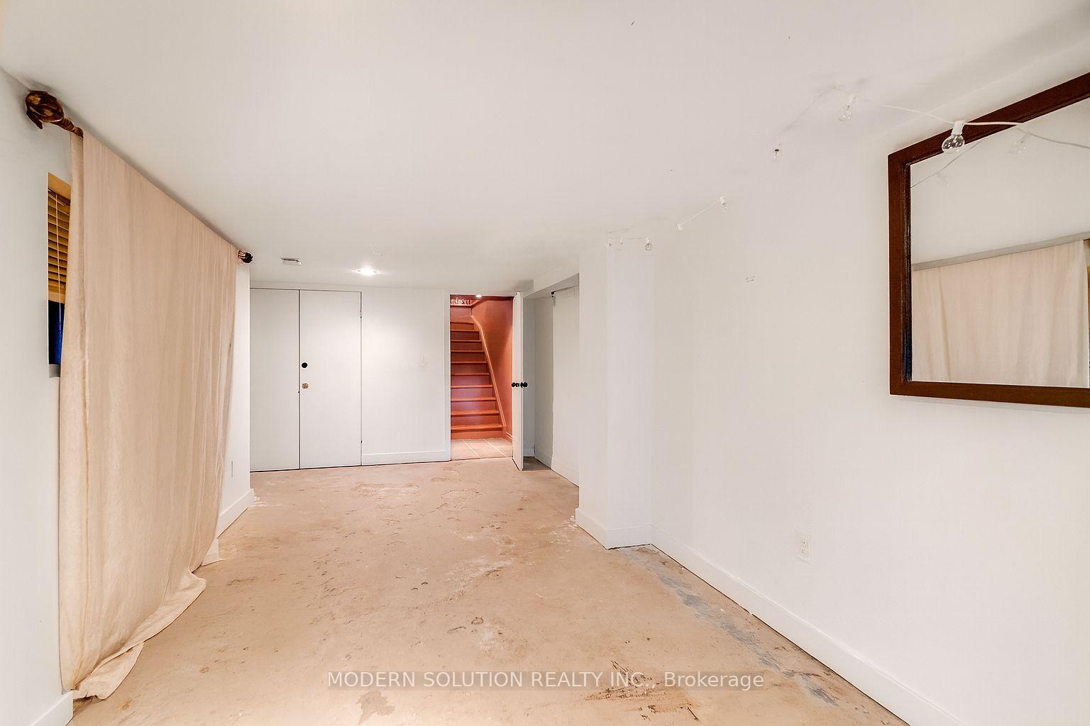 Photo 30 of 5A Dynevor Road, Toronto, Caledonia-Fairbank — HOMEH