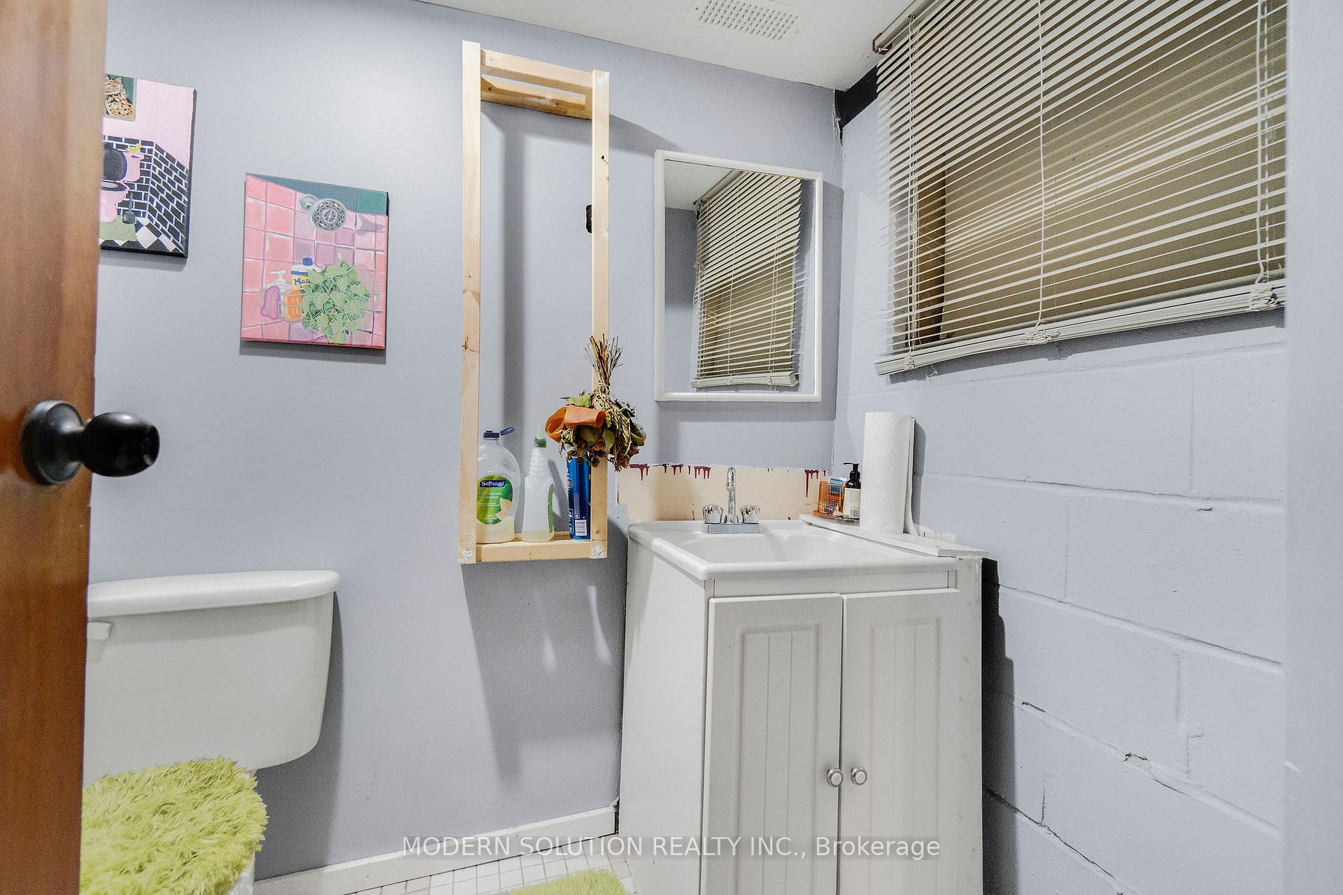 Photo 32 of 5A Dynevor Road, Toronto, Caledonia-Fairbank — HOMEH