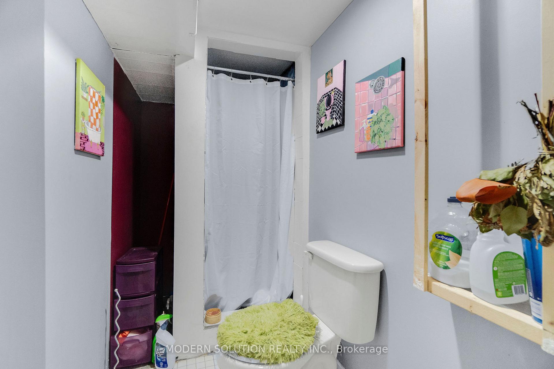 Photo 33 of 5A Dynevor Road, Toronto, Caledonia-Fairbank — HOMEH