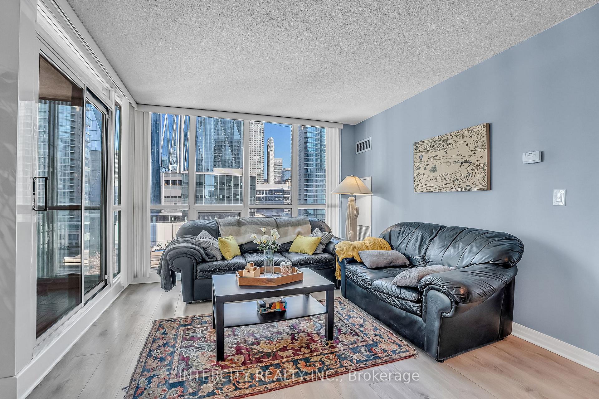 Photo 12 of Unit 1010, 12 Yonge Street, Toronto, Waterfront Communities — HOMEH
