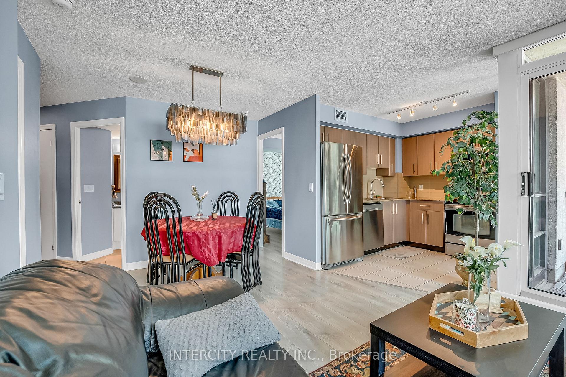 Photo 15 of Unit 1010, 12 Yonge Street, Toronto, Waterfront Communities — HOMEH