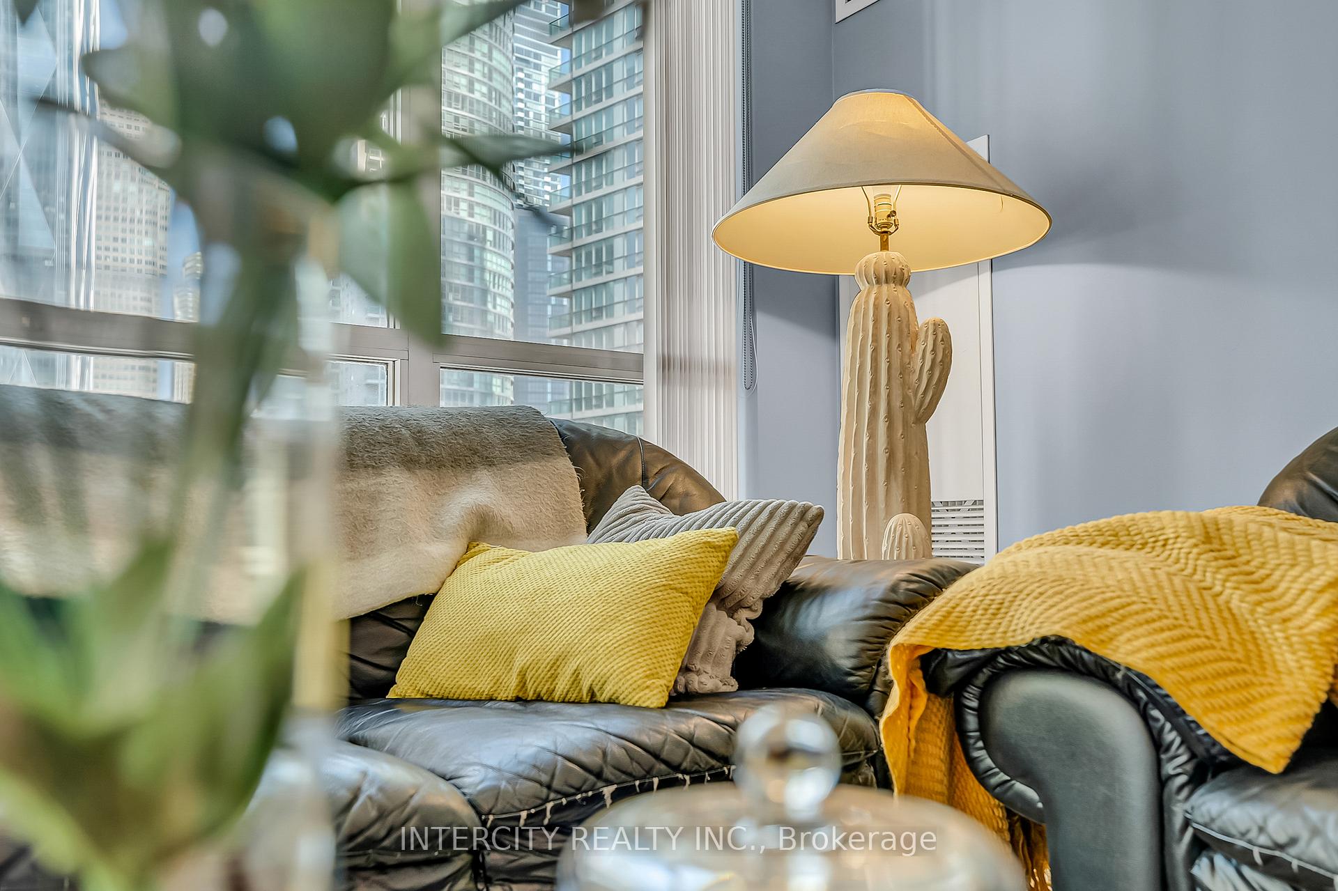 Photo 16 of Unit 1010, 12 Yonge Street, Toronto, Waterfront Communities — HOMEH