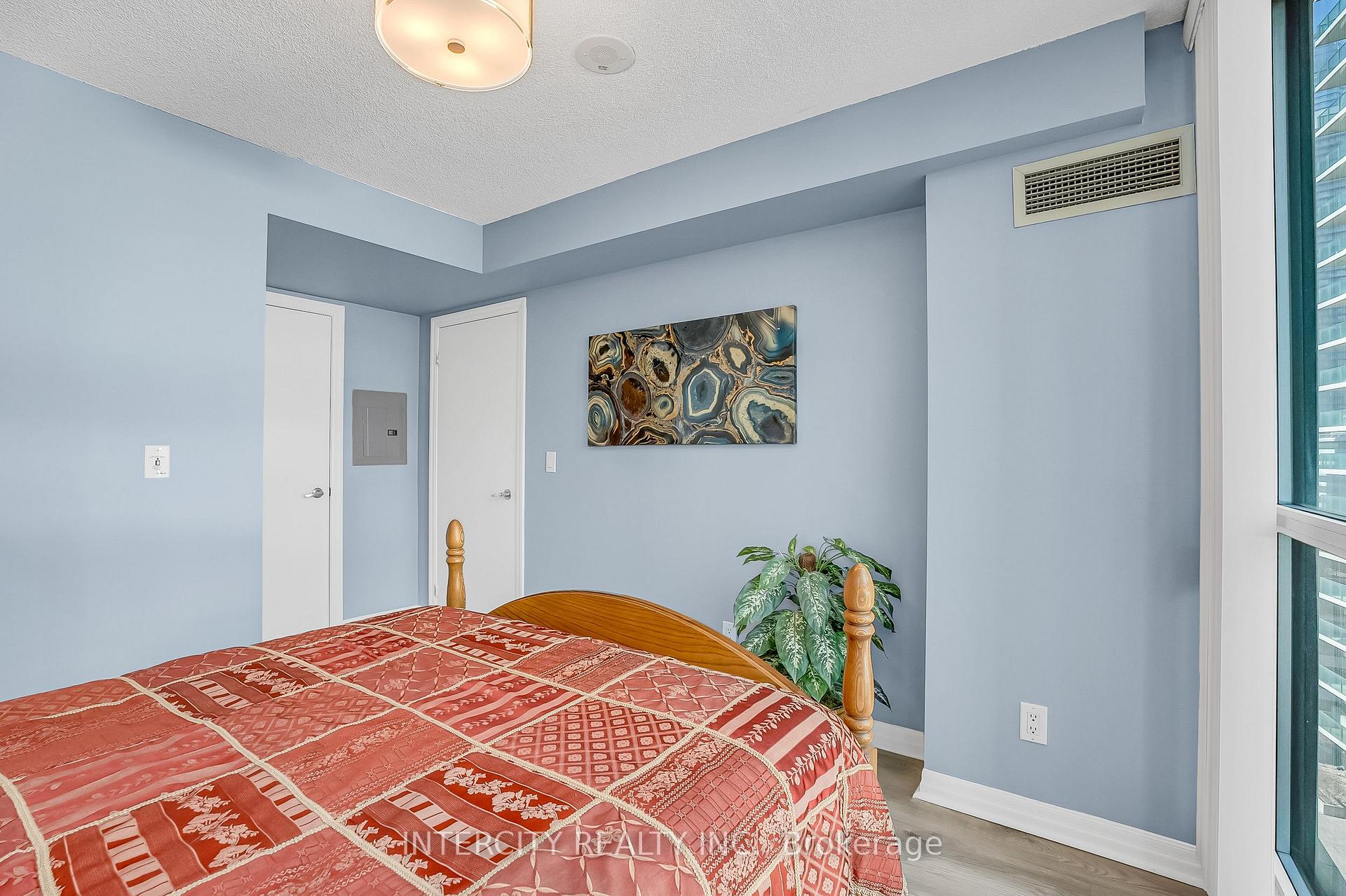 Photo 22 of Unit 1010, 12 Yonge Street, Toronto, Waterfront Communities — HOMEH