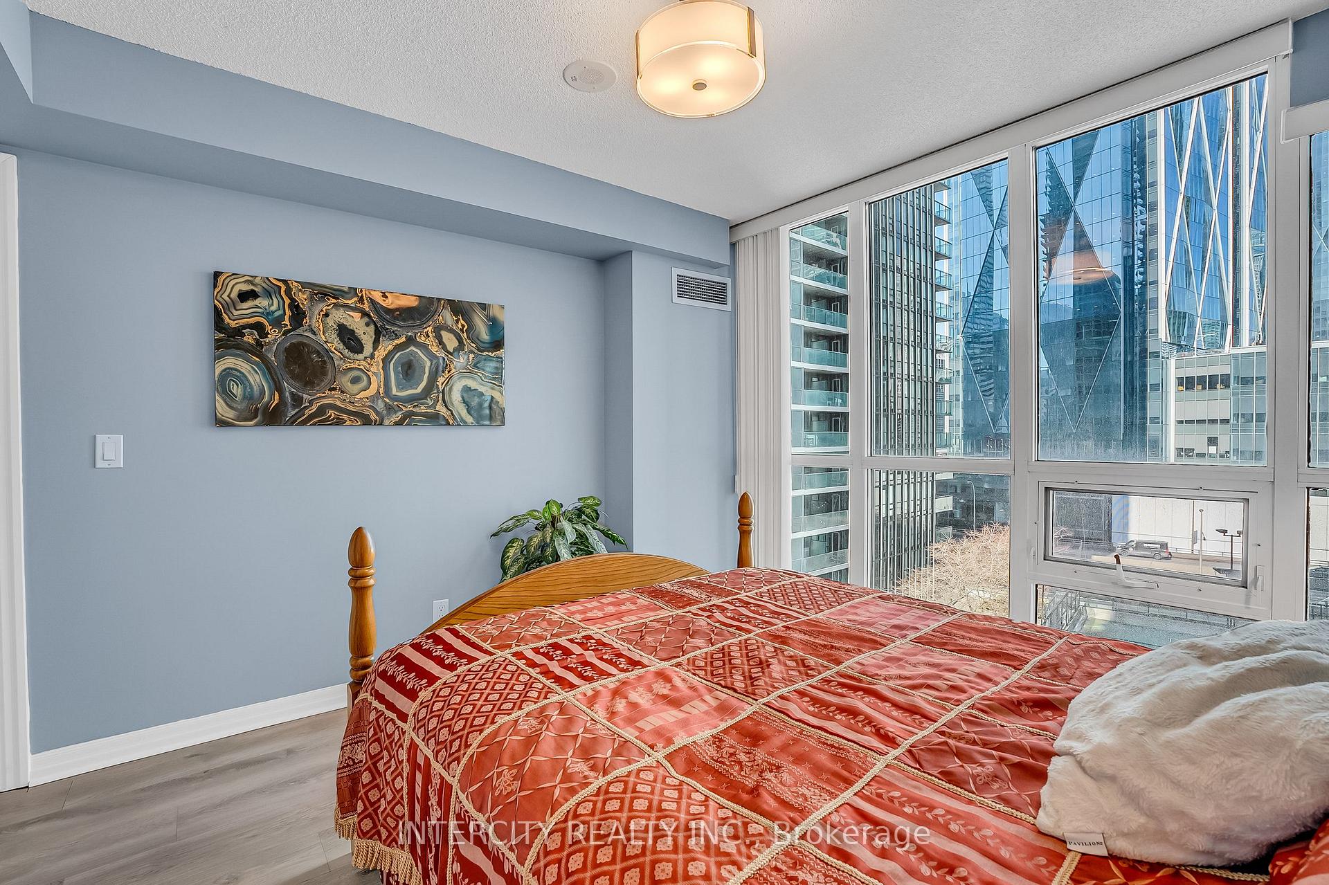 Photo 23 of Unit 1010, 12 Yonge Street, Toronto, Waterfront Communities — HOMEH