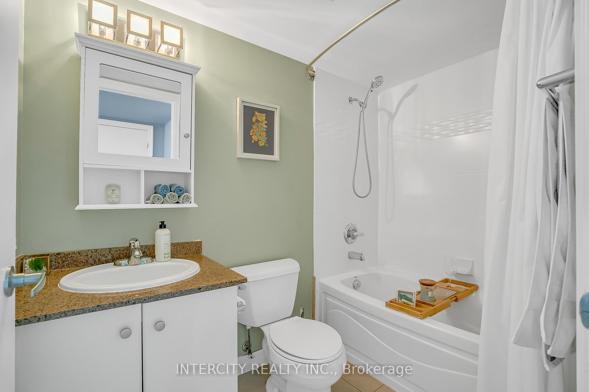 Photo 26 of Unit 1010, 12 Yonge Street, Toronto, Waterfront Communities — HOMEH