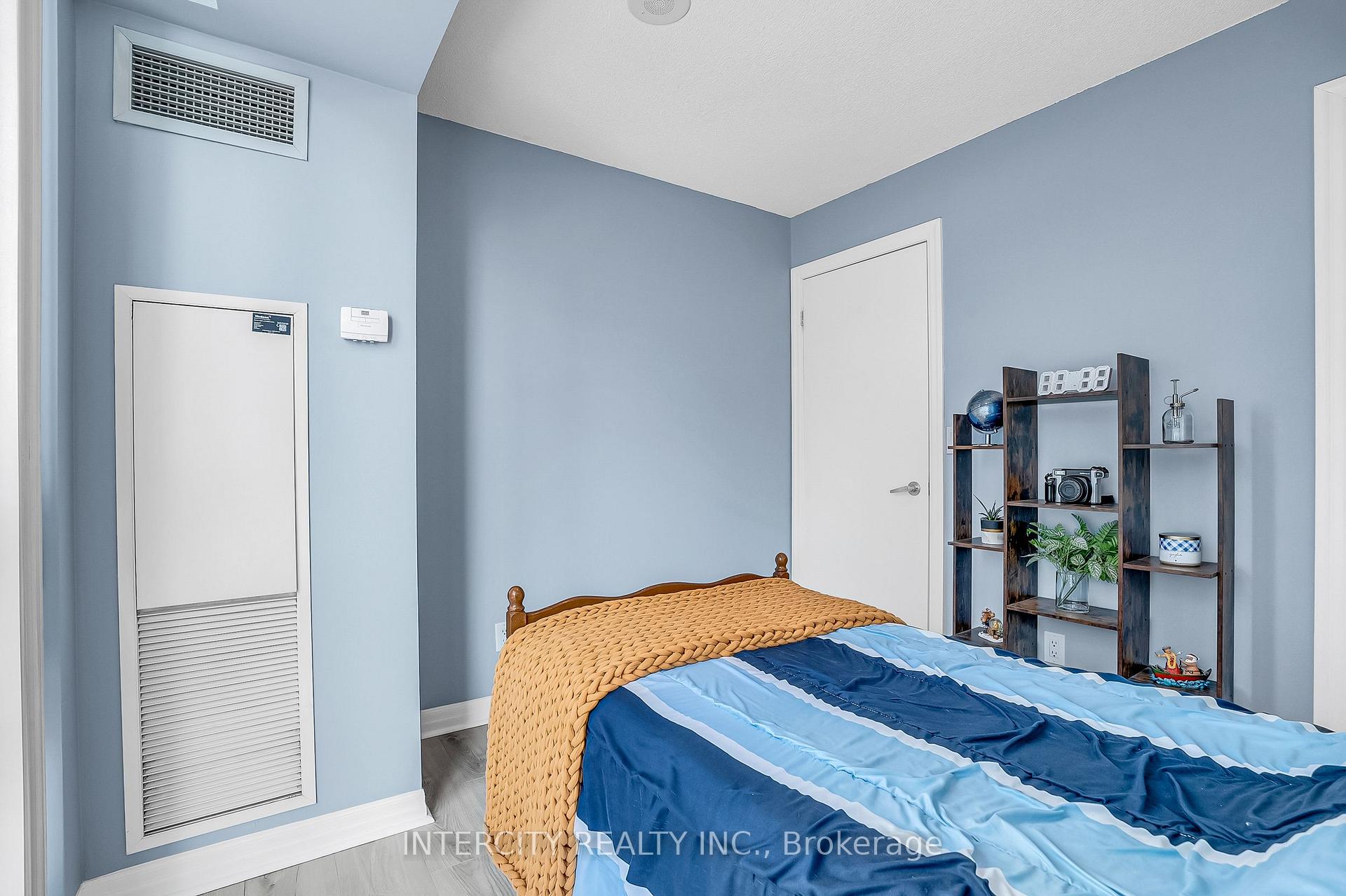 Photo 29 of Unit 1010, 12 Yonge Street, Toronto, Waterfront Communities — HOMEH
