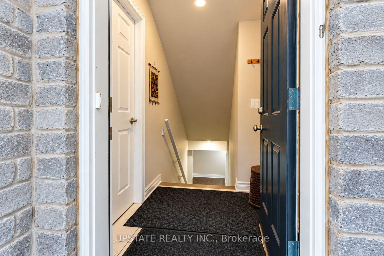 Photo 2 of Unit (Basement), 8 Sage Meadow Crescent, Brampton, Credit Valley — HOMEH