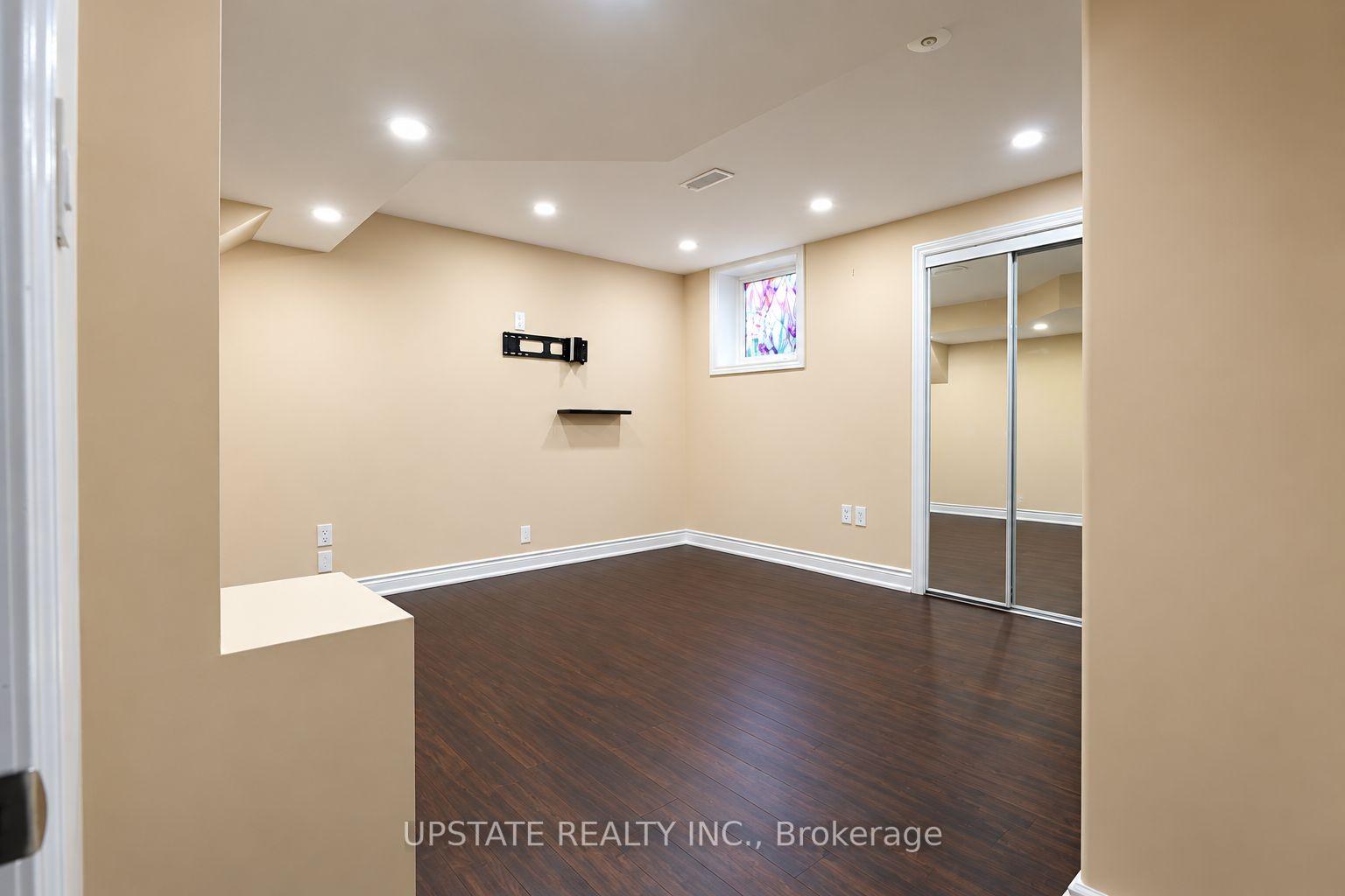 Photo 7 of Unit (Basement), 8 Sage Meadow Crescent, Brampton, Credit Valley — HOMEH