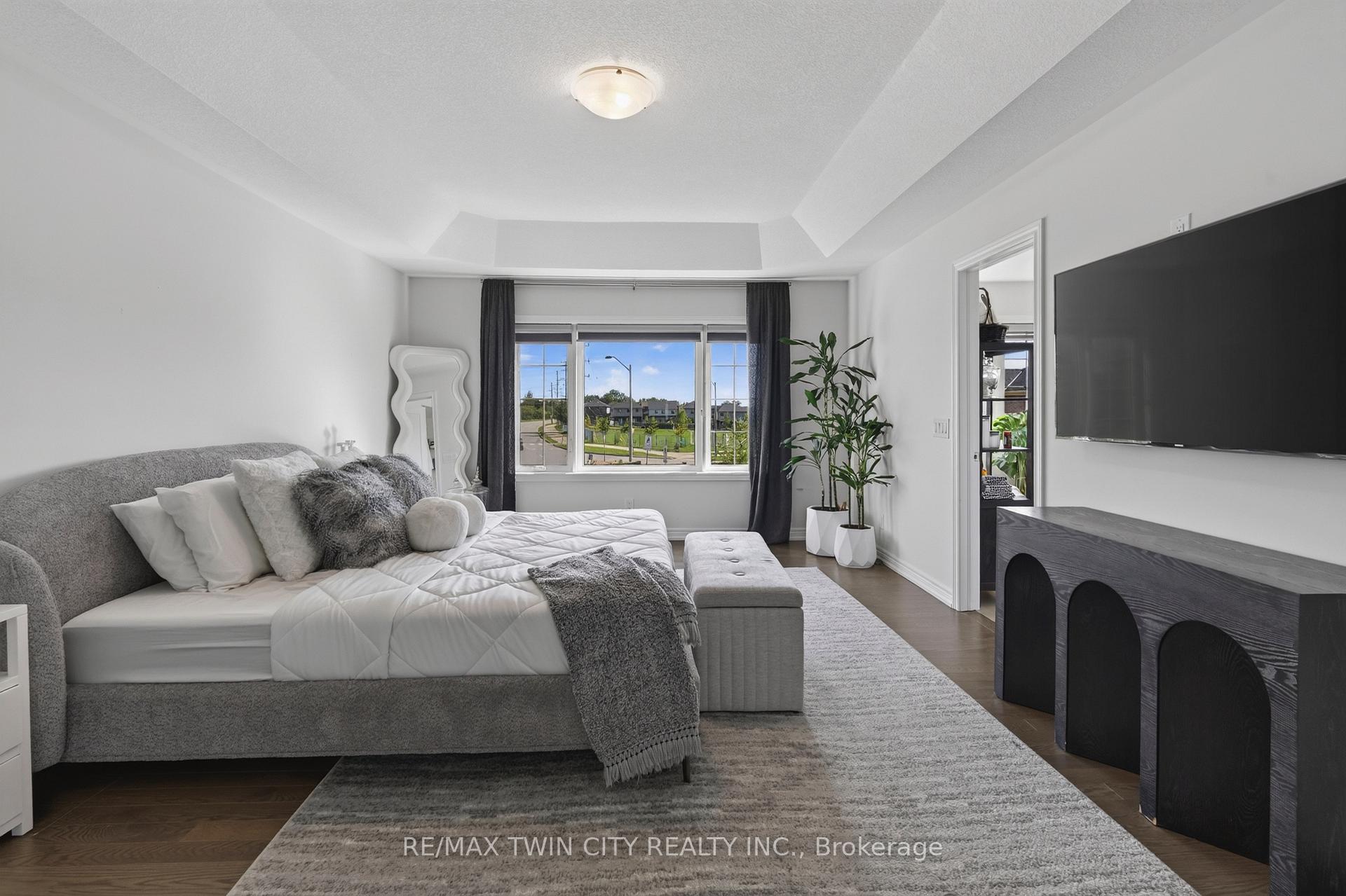 Photo 17 of 10 Reistwood Drive, Kitchener, Huron Park — HOMEH