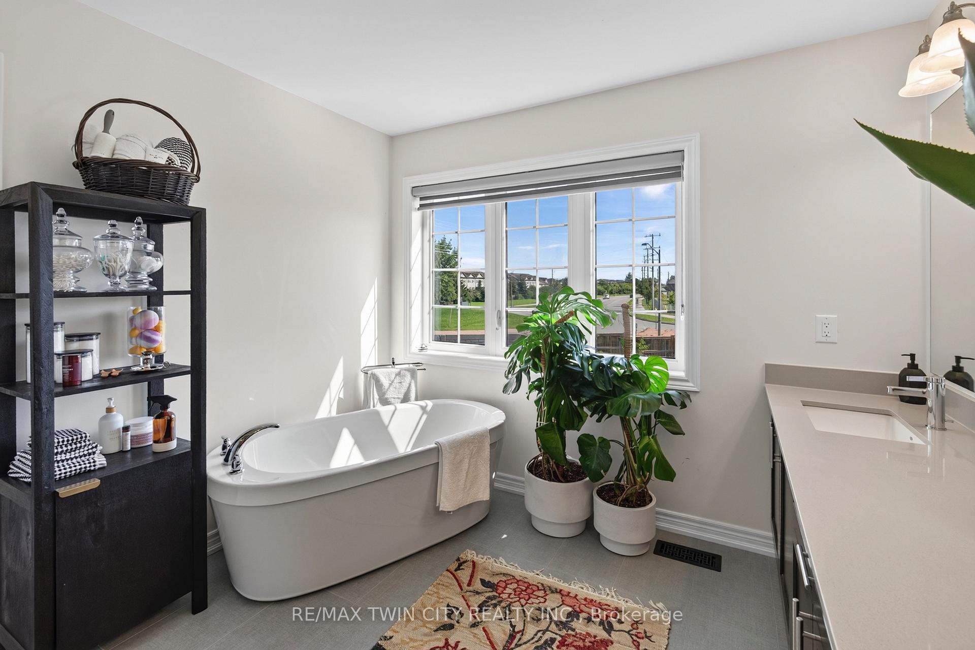 Photo 22 of 10 Reistwood Drive, Kitchener, Huron Park — HOMEH