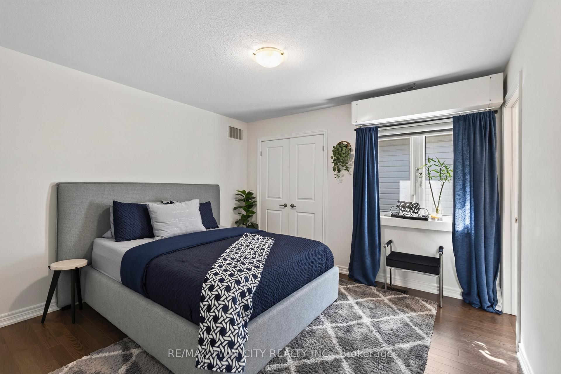 Photo 24 of 10 Reistwood Drive, Kitchener, Huron Park — HOMEH