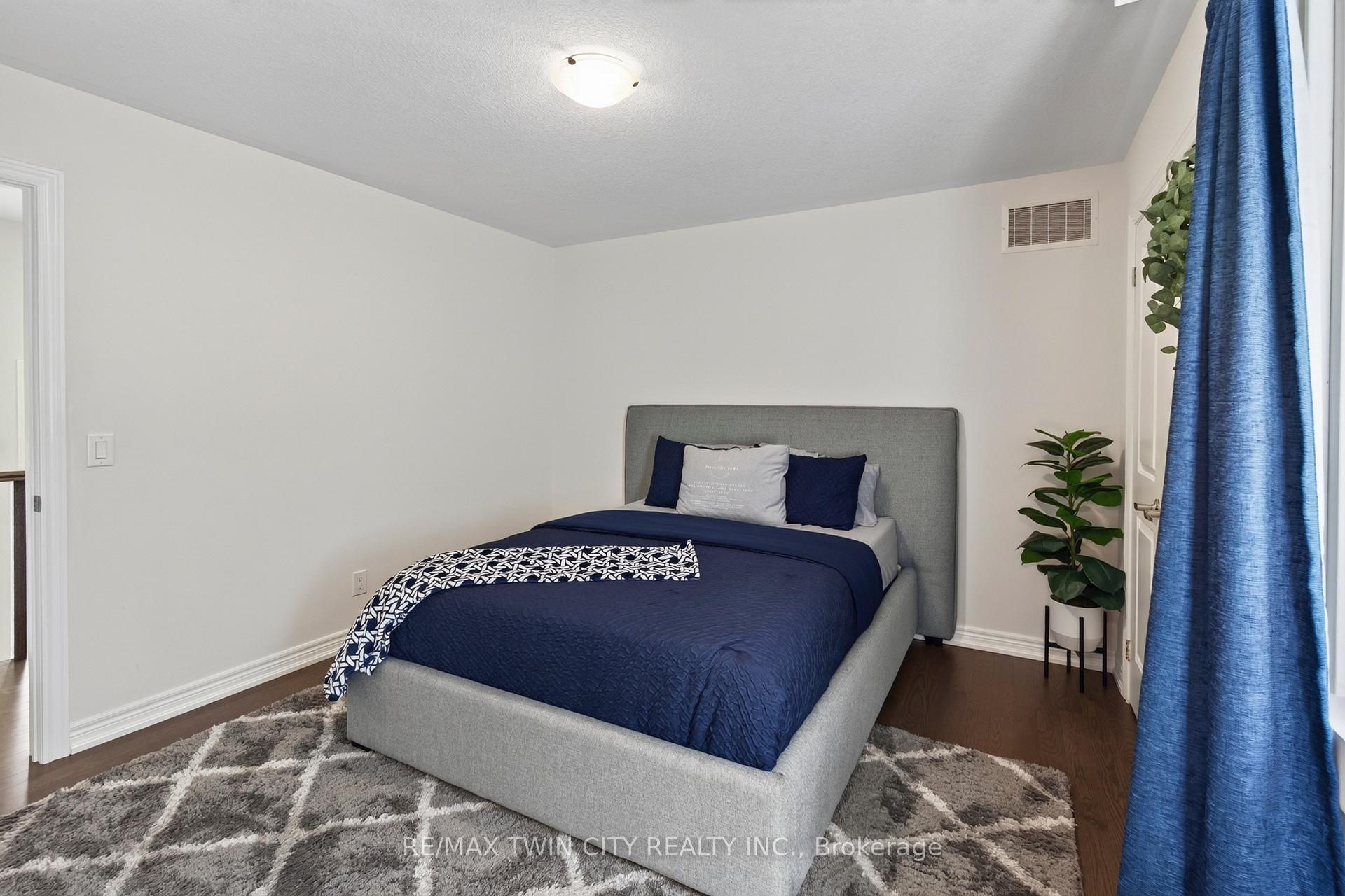 Photo 25 of 10 Reistwood Drive, Kitchener, Huron Park — HOMEH