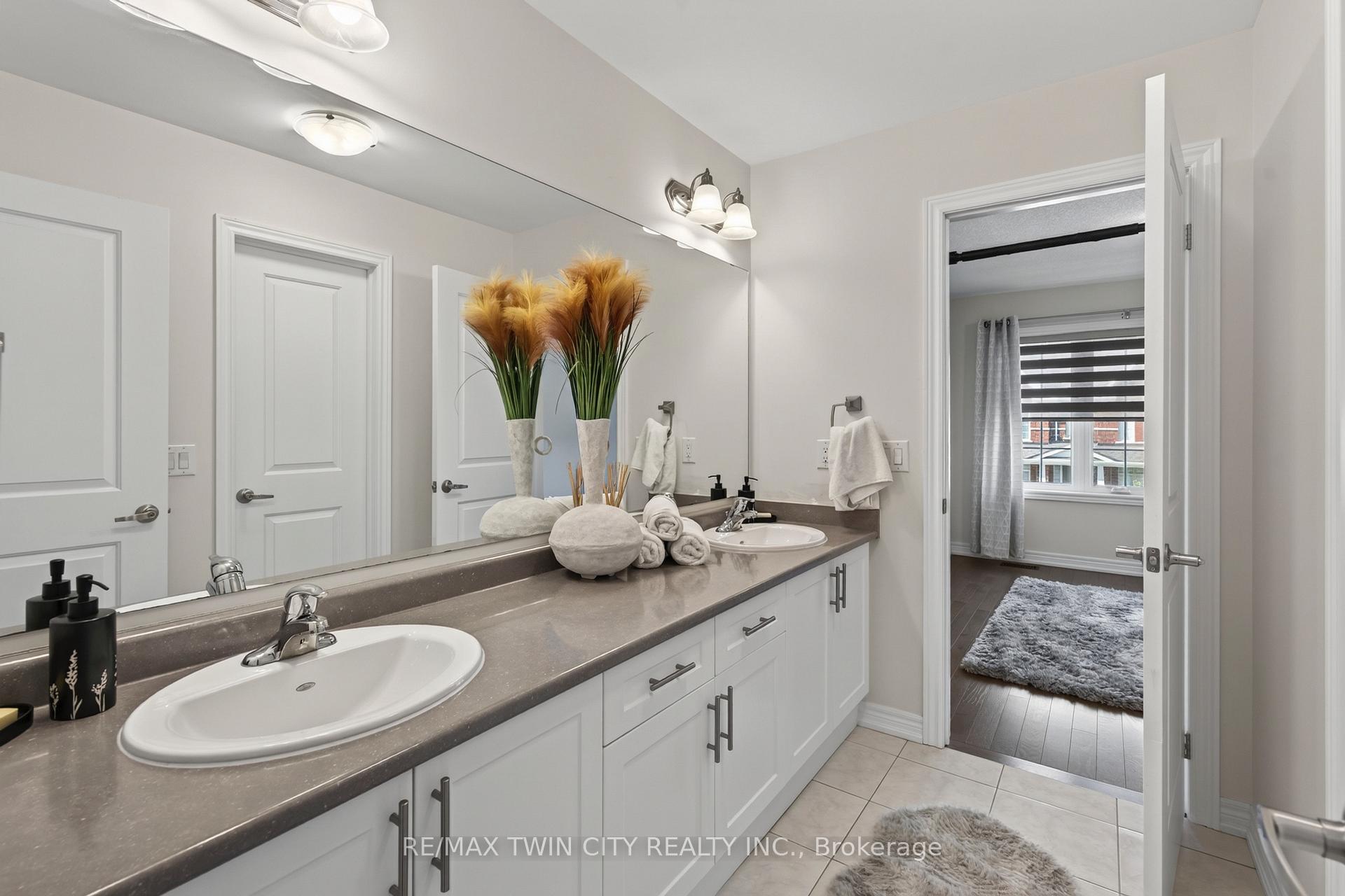Photo 28 of 10 Reistwood Drive, Kitchener, Huron Park — HOMEH