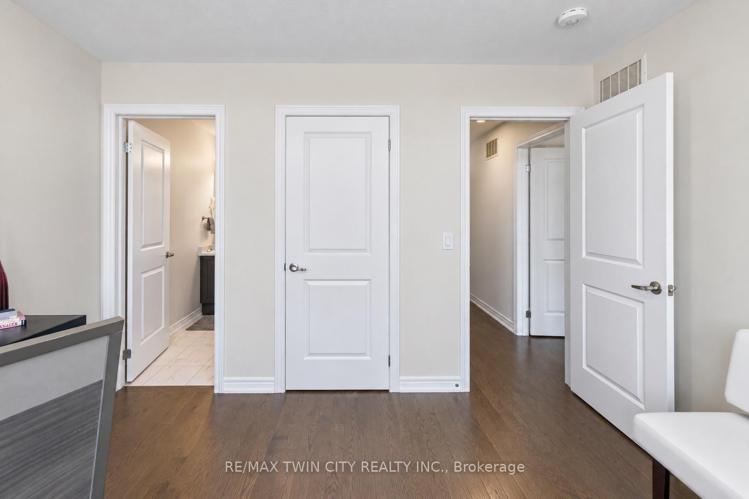 Photo 33 of 10 Reistwood Drive, Kitchener, Huron Park — HOMEH