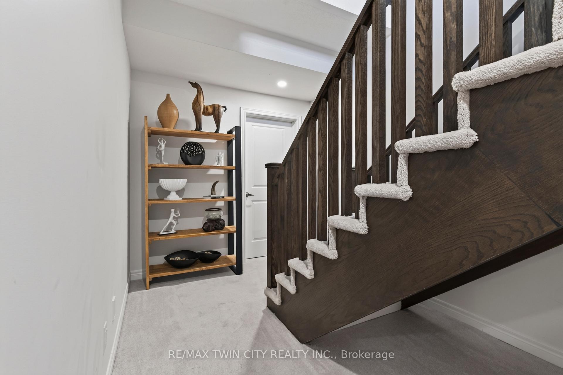 Photo 36 of 10 Reistwood Drive, Kitchener, Huron Park — HOMEH