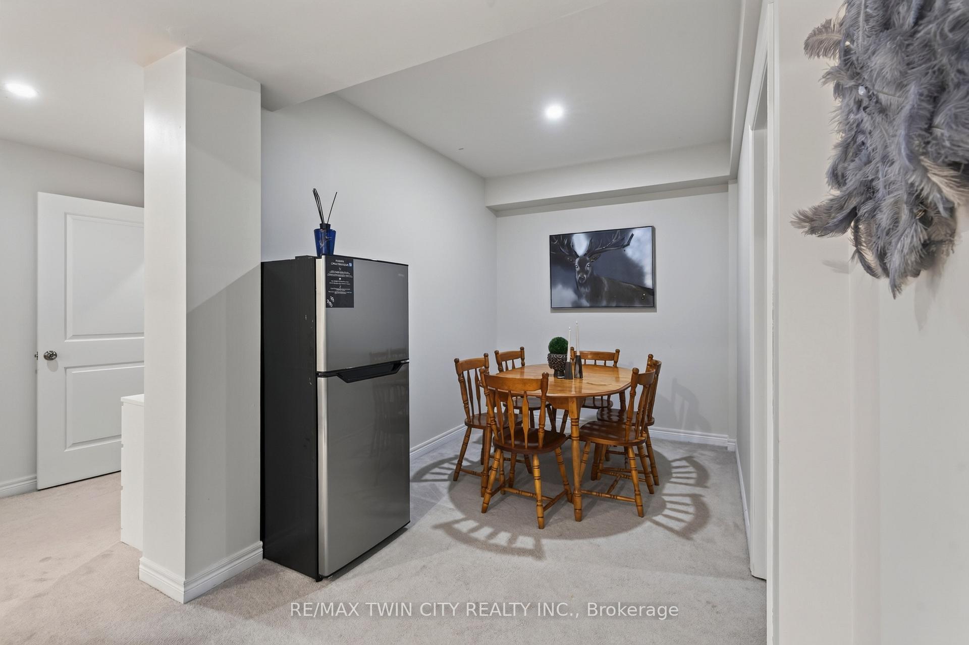 Photo 40 of 10 Reistwood Drive, Kitchener, Huron Park — HOMEH