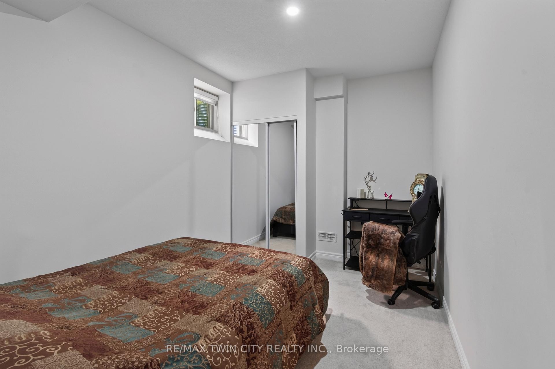 Photo 43 of 10 Reistwood Drive, Kitchener, Huron Park — HOMEH