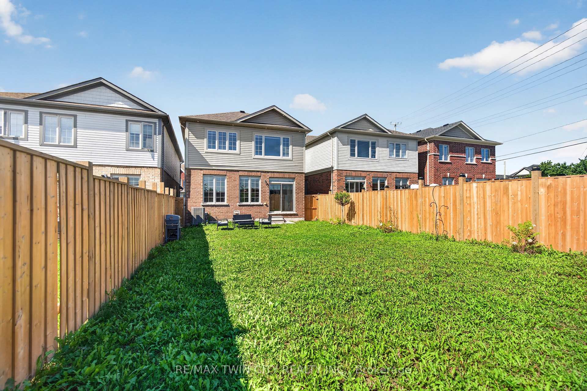 Photo 46 of 10 Reistwood Drive, Kitchener, Huron Park — HOMEH