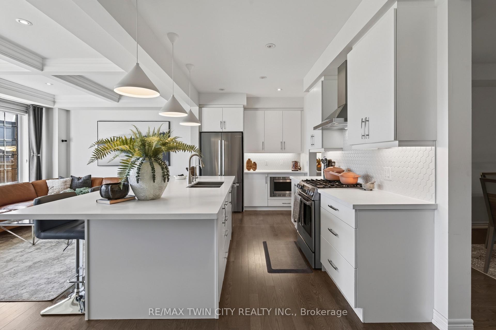 Photo 14 of 10 Reistwood Drive, Kitchener, Huron Park — HOMEH
