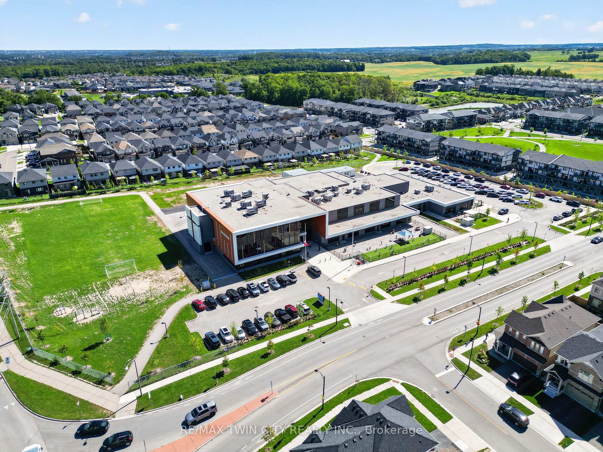 Photo 50 of 10 Reistwood Drive, Kitchener, Huron Park — HOMEH