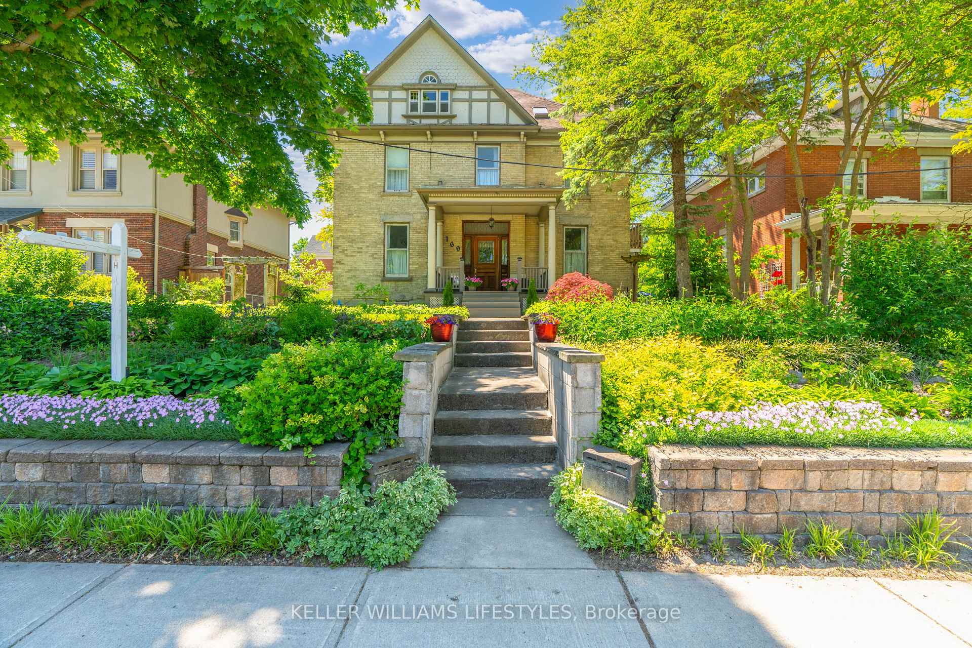 Photo of 169 Ridout Street S