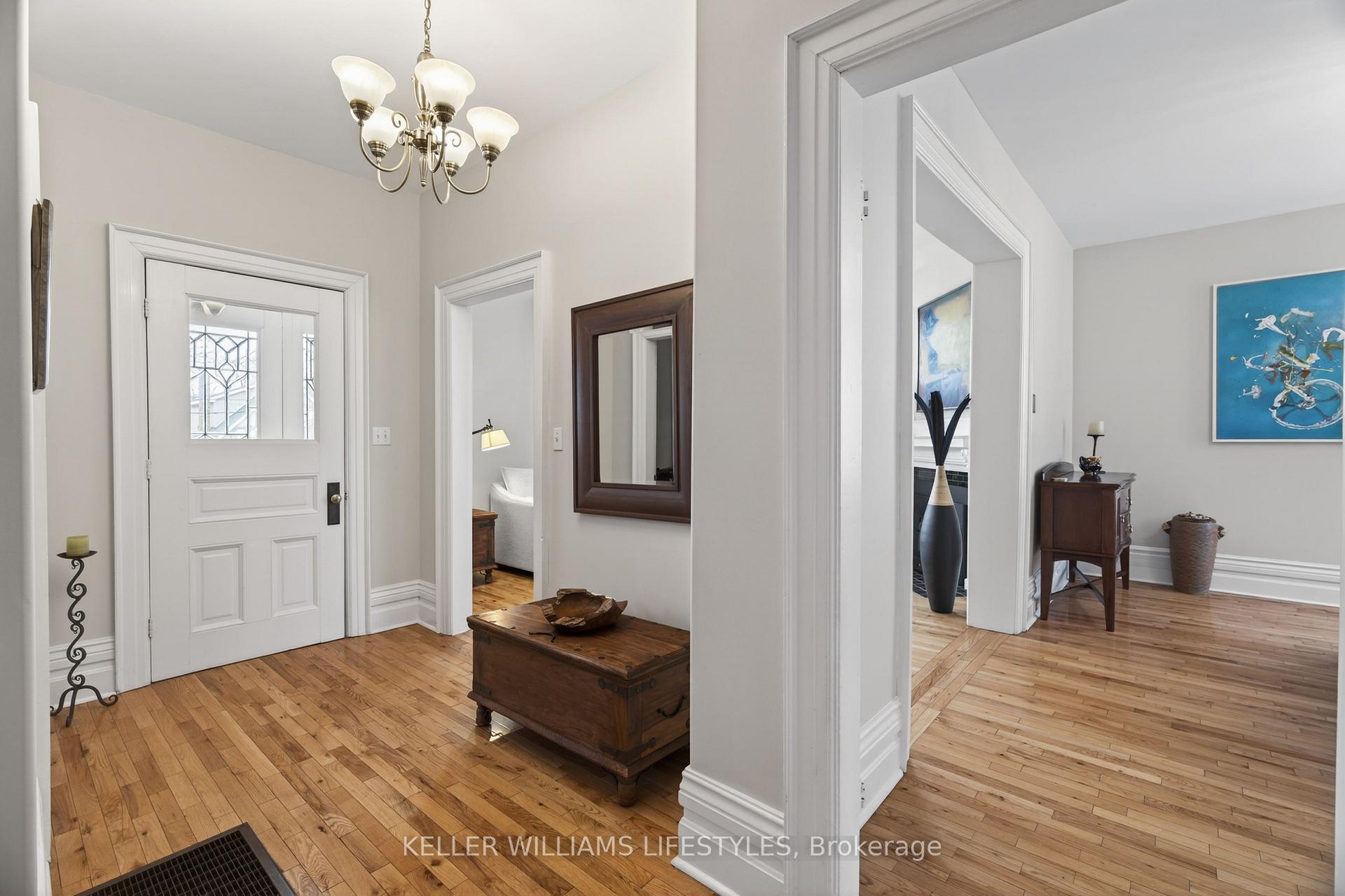 Photo 4 of 169 Ridout Street S, London, South F — HOMEH