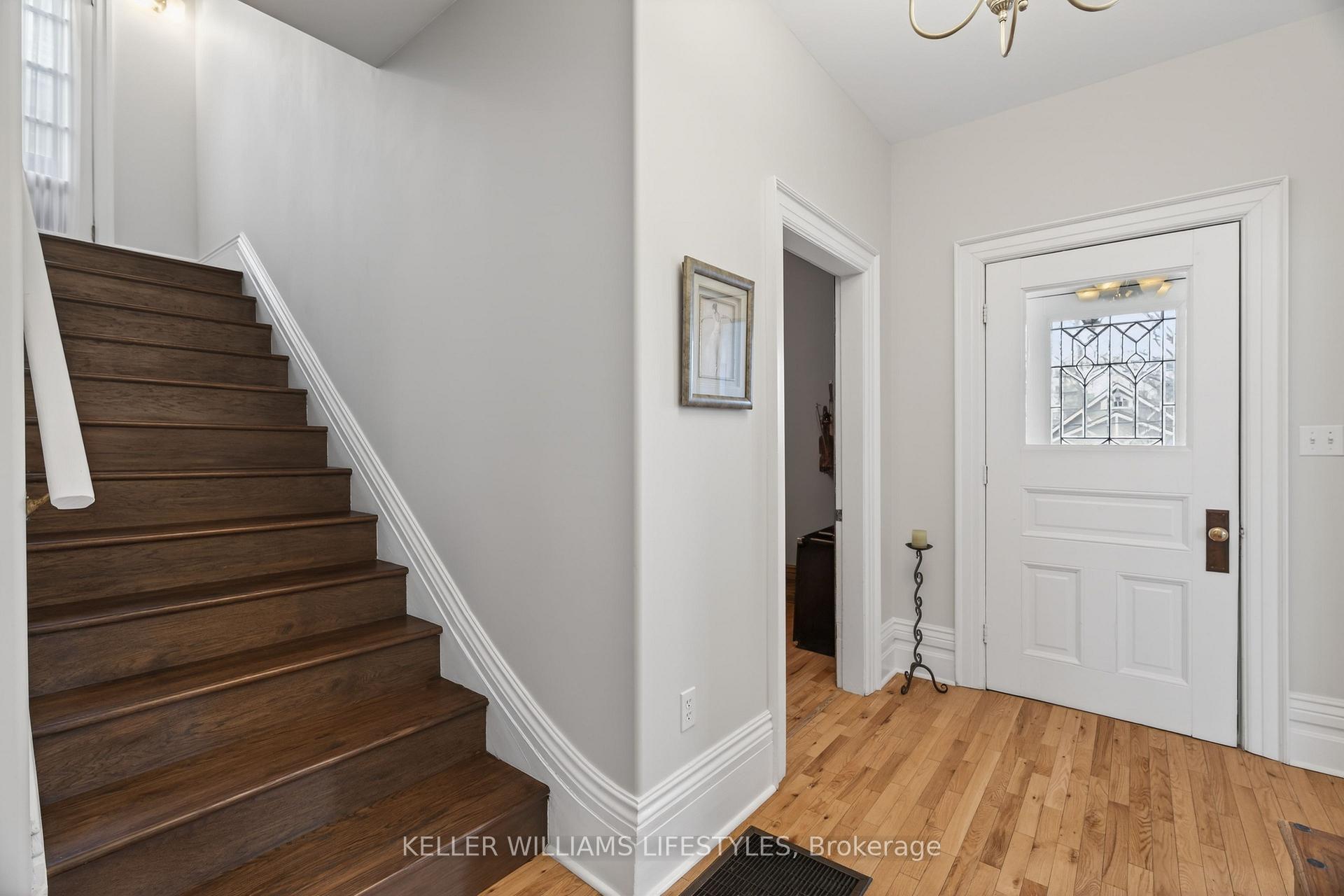 Photo 5 of 169 Ridout Street S, London, South F — HOMEH