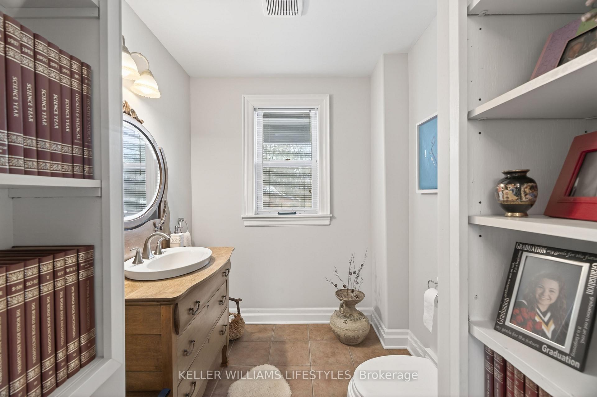 Photo 14 of 169 Ridout Street S, London, South F — HOMEH