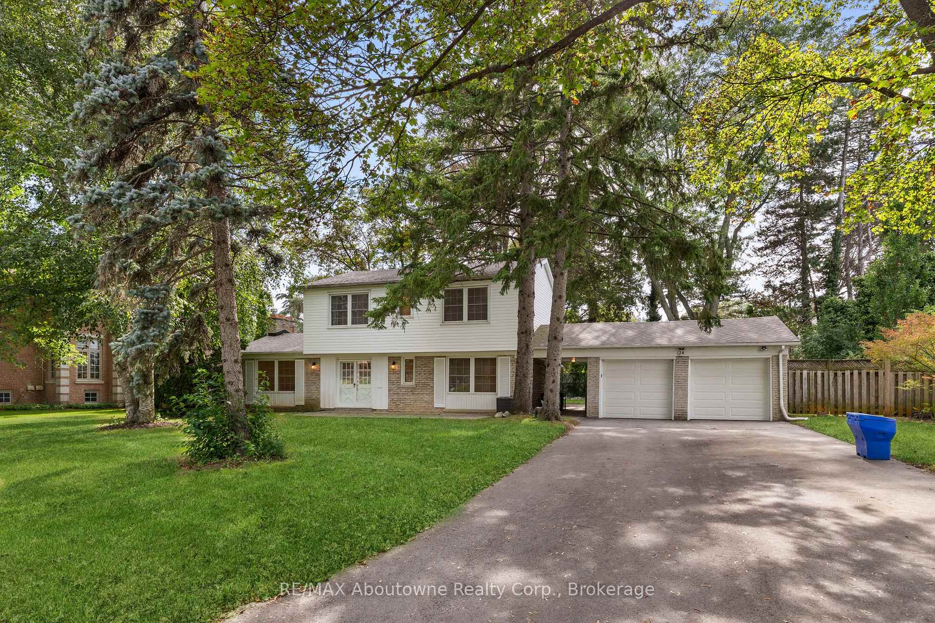 Photo 1 of 24 Valloncliffe Road, Markham, Bayview Glen — HOMEH