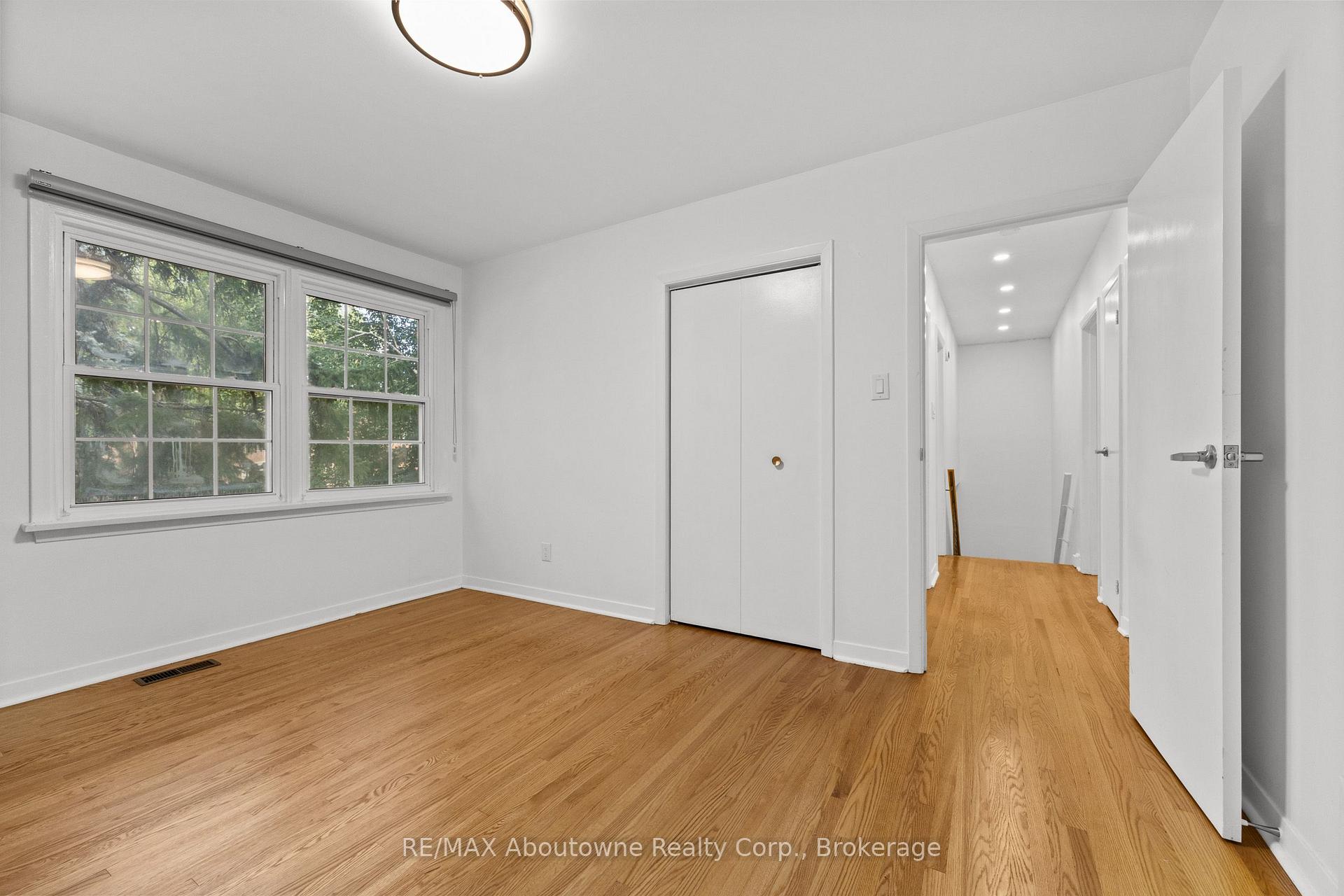 Photo 21 of 24 Valloncliffe Road, Markham, Bayview Glen — HOMEH