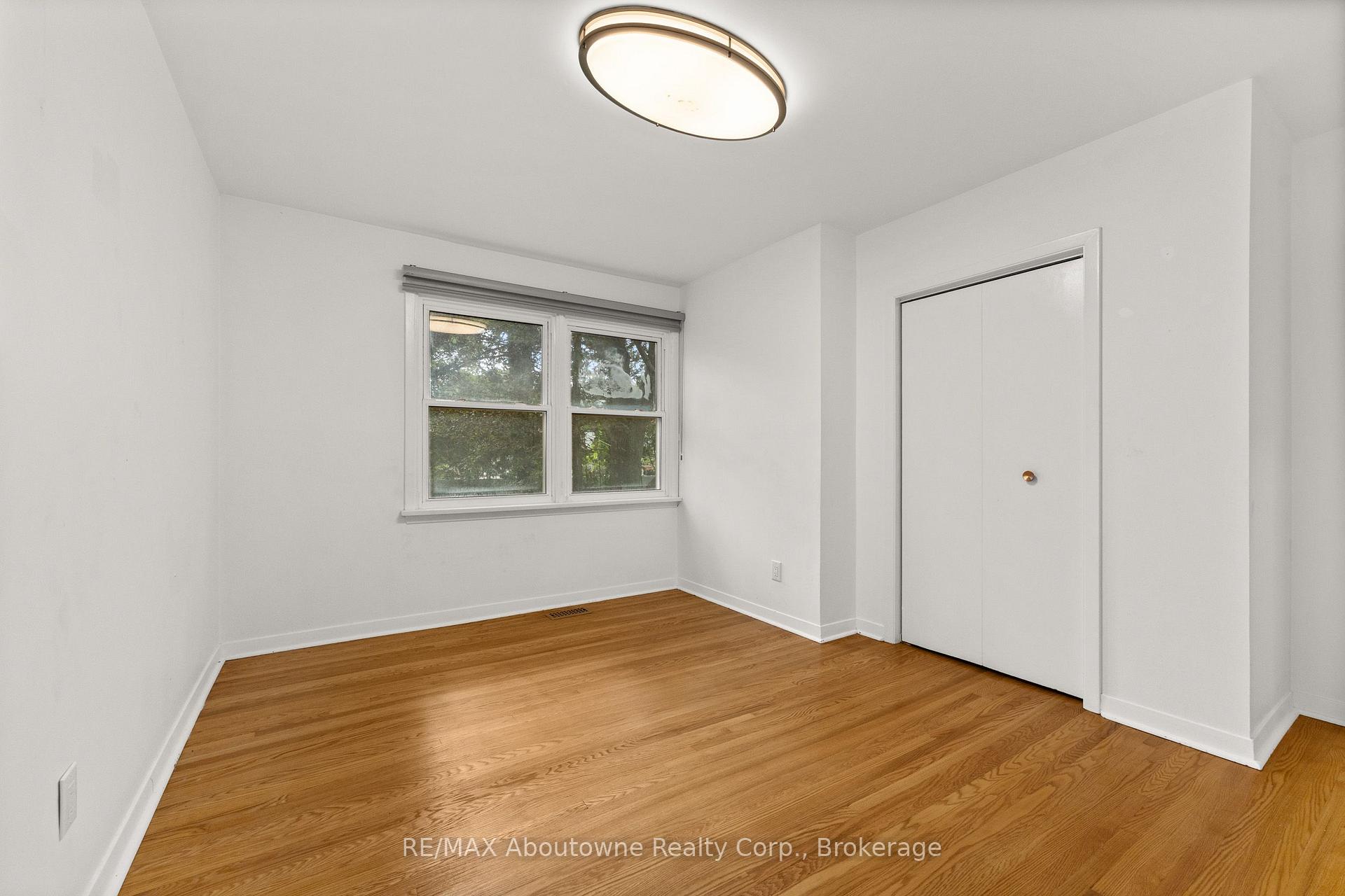Photo 23 of 24 Valloncliffe Road, Markham, Bayview Glen — HOMEH