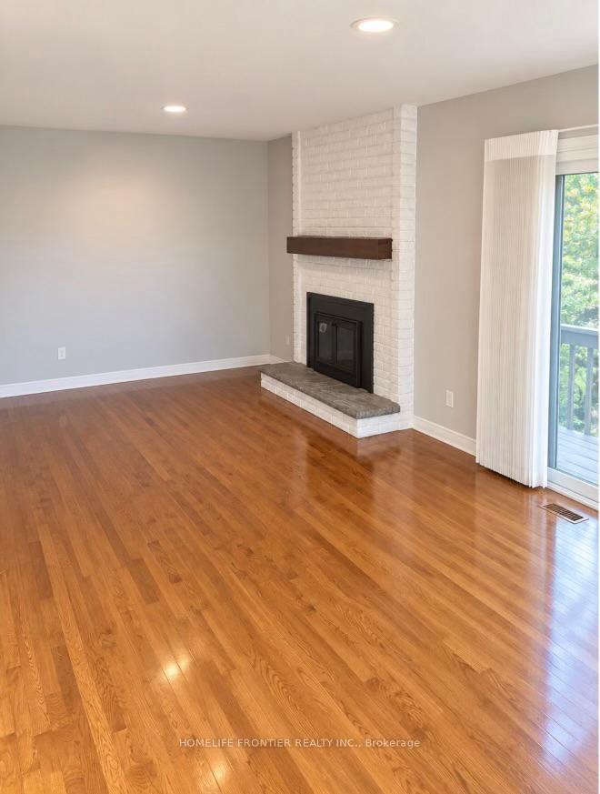 Photo 6 of 82 Charnwood Place, Markham, Aileen-Willowbrook — HOMEH