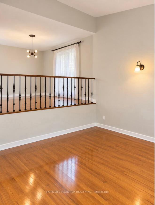Photo 8 of 82 Charnwood Place, Markham, Aileen-Willowbrook — HOMEH