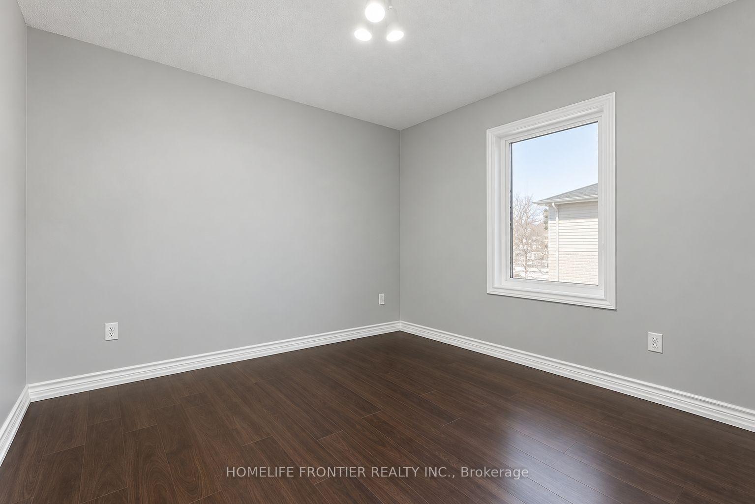 Photo 10 of 82 Charnwood Place, Markham, Aileen-Willowbrook — HOMEH