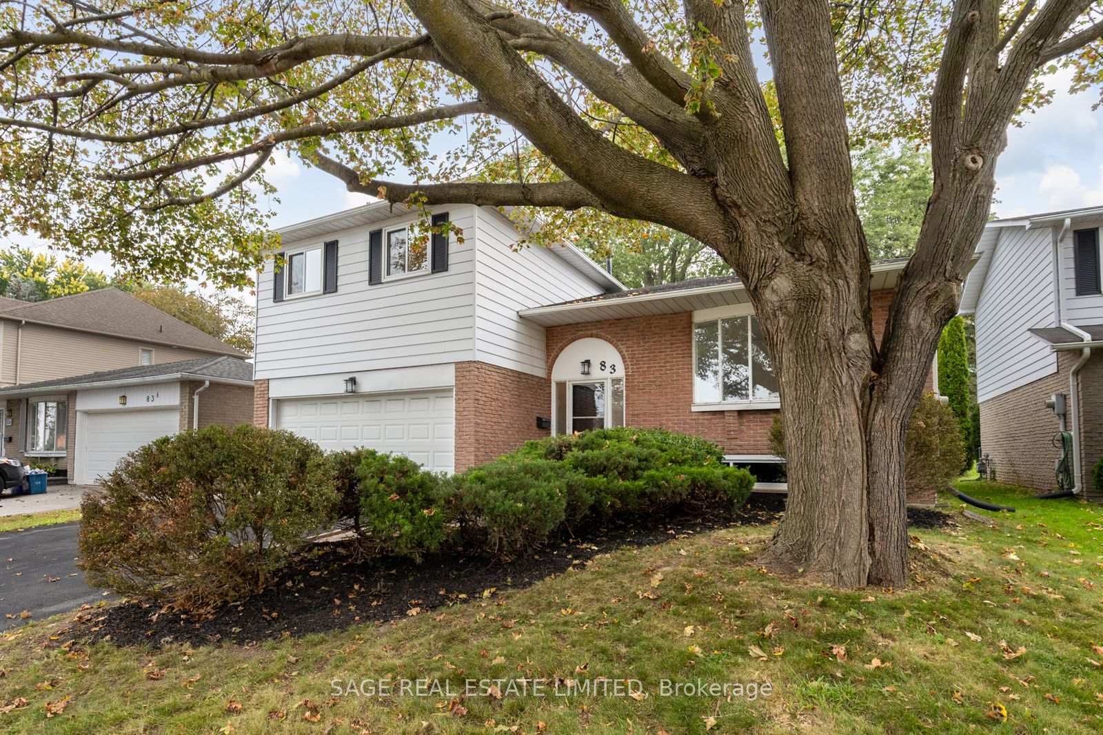 Photo 3 of 83 Waverley Road, Clarington, Bowmanville — HOMEH