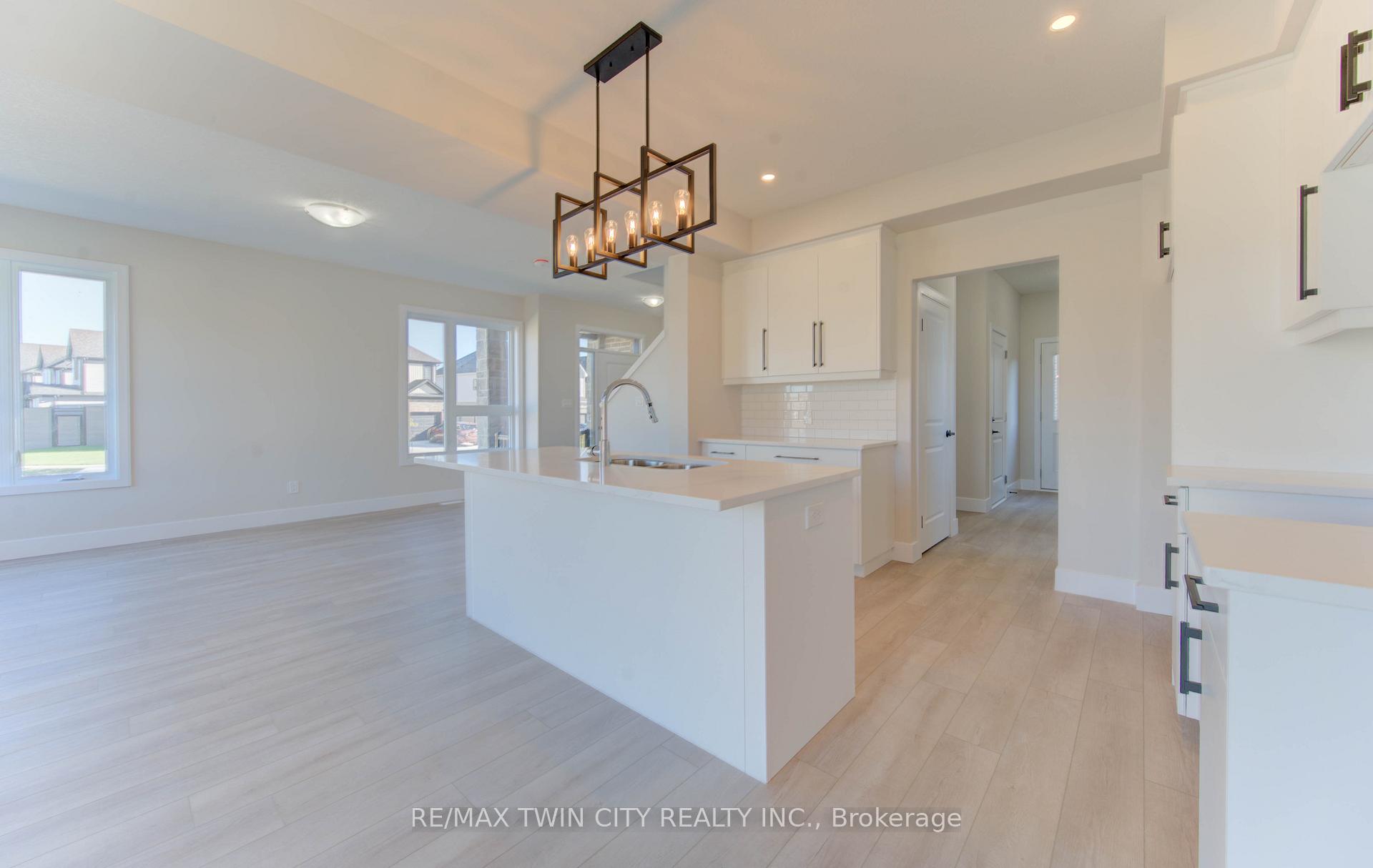 Photo 10 of 171 Otterbein Road, Kitchener, Grand River North — HOMEH