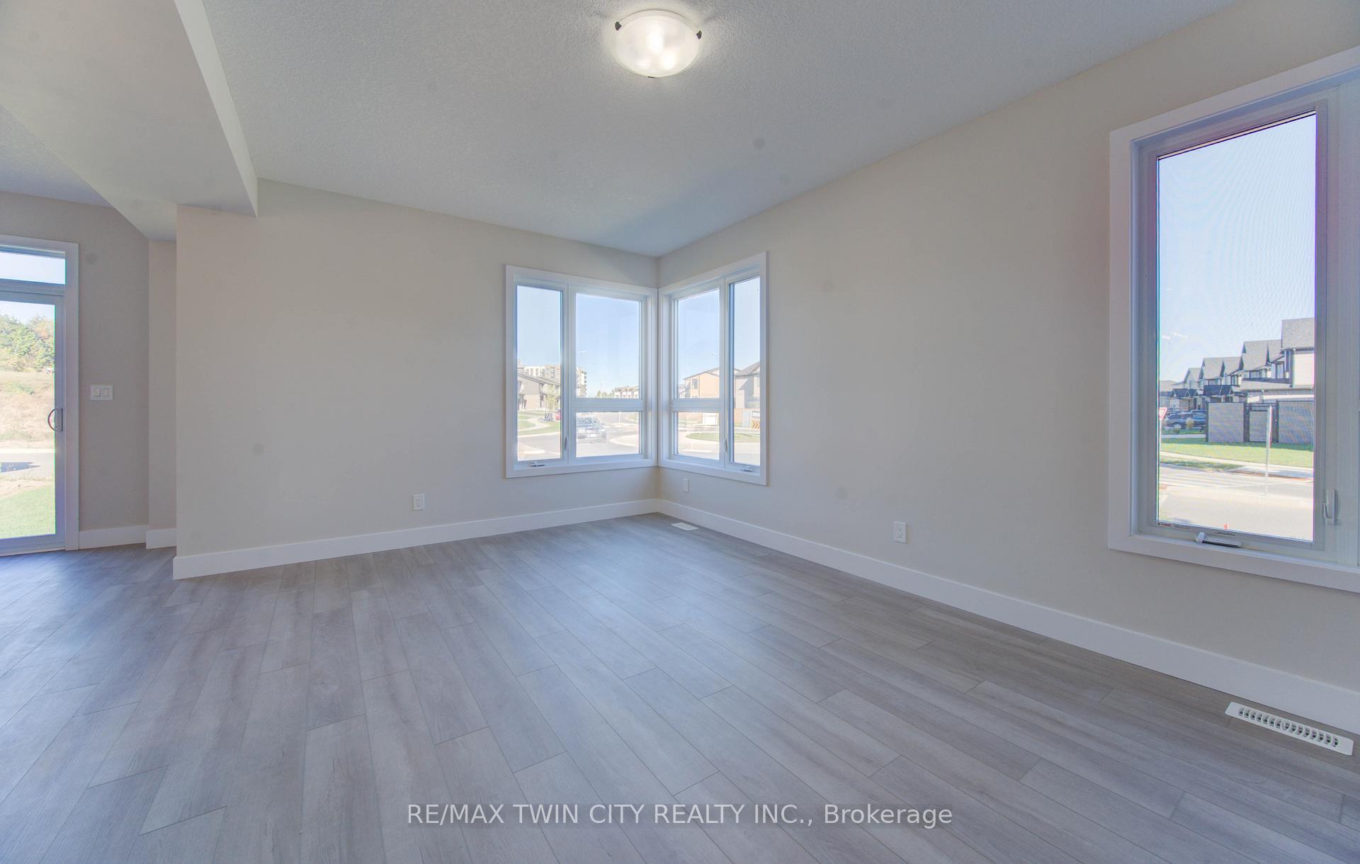 Photo 14 of 171 Otterbein Road, Kitchener, Grand River North — HOMEH