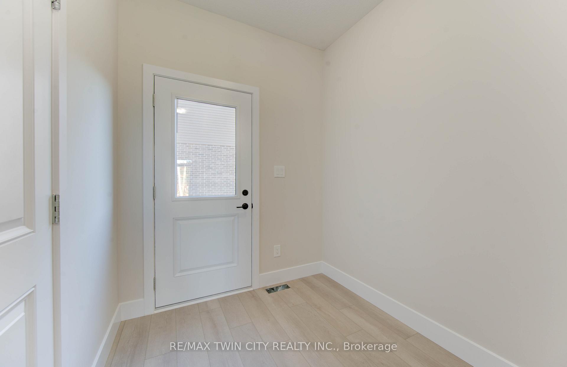 Photo 15 of 171 Otterbein Road, Kitchener, Grand River North — HOMEH