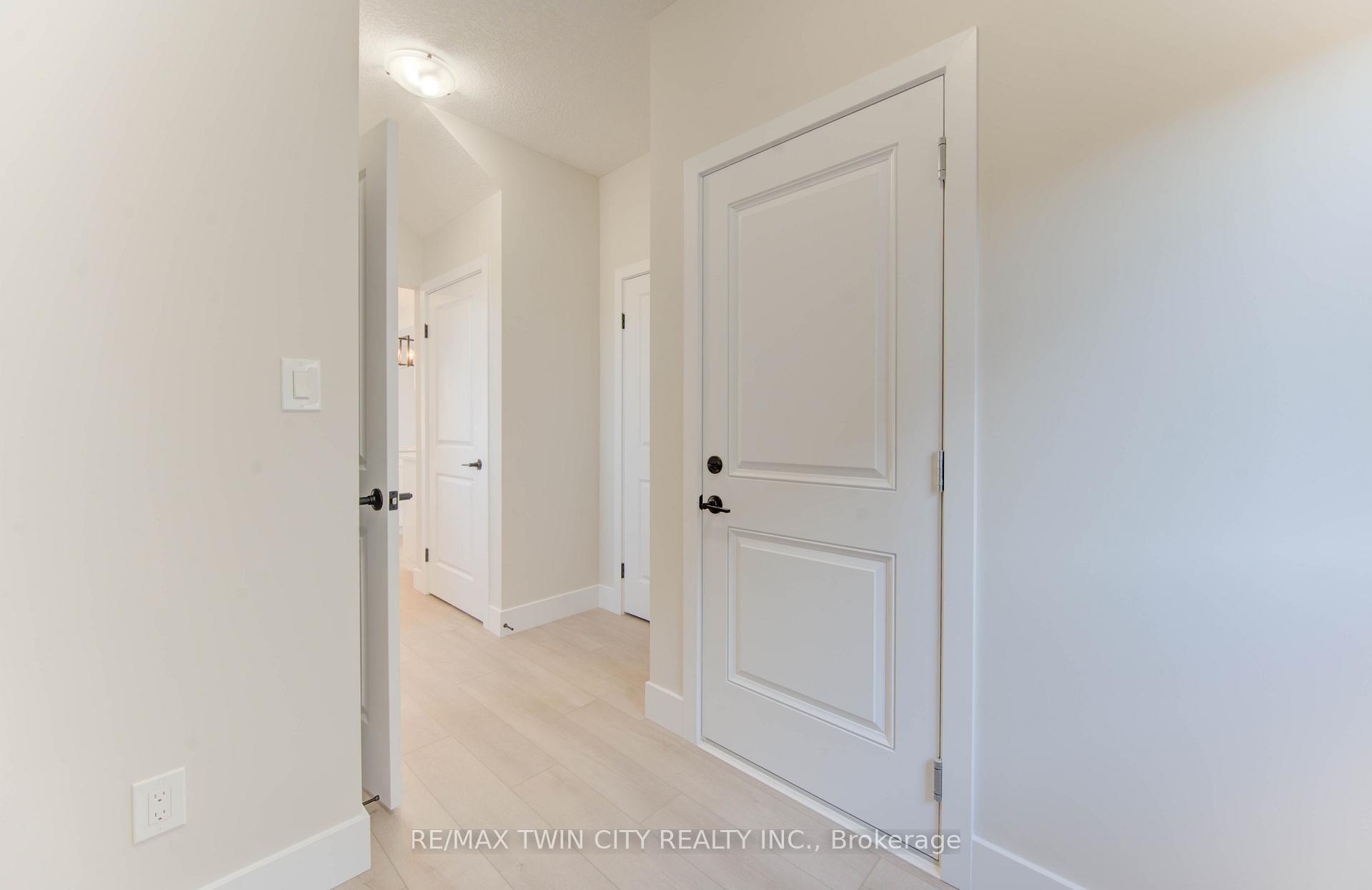 Photo 16 of 171 Otterbein Road, Kitchener, Grand River North — HOMEH