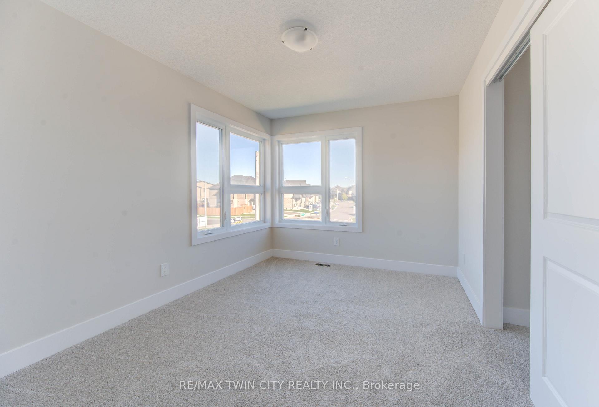 Photo 26 of 171 Otterbein Road, Kitchener, Grand River North — HOMEH