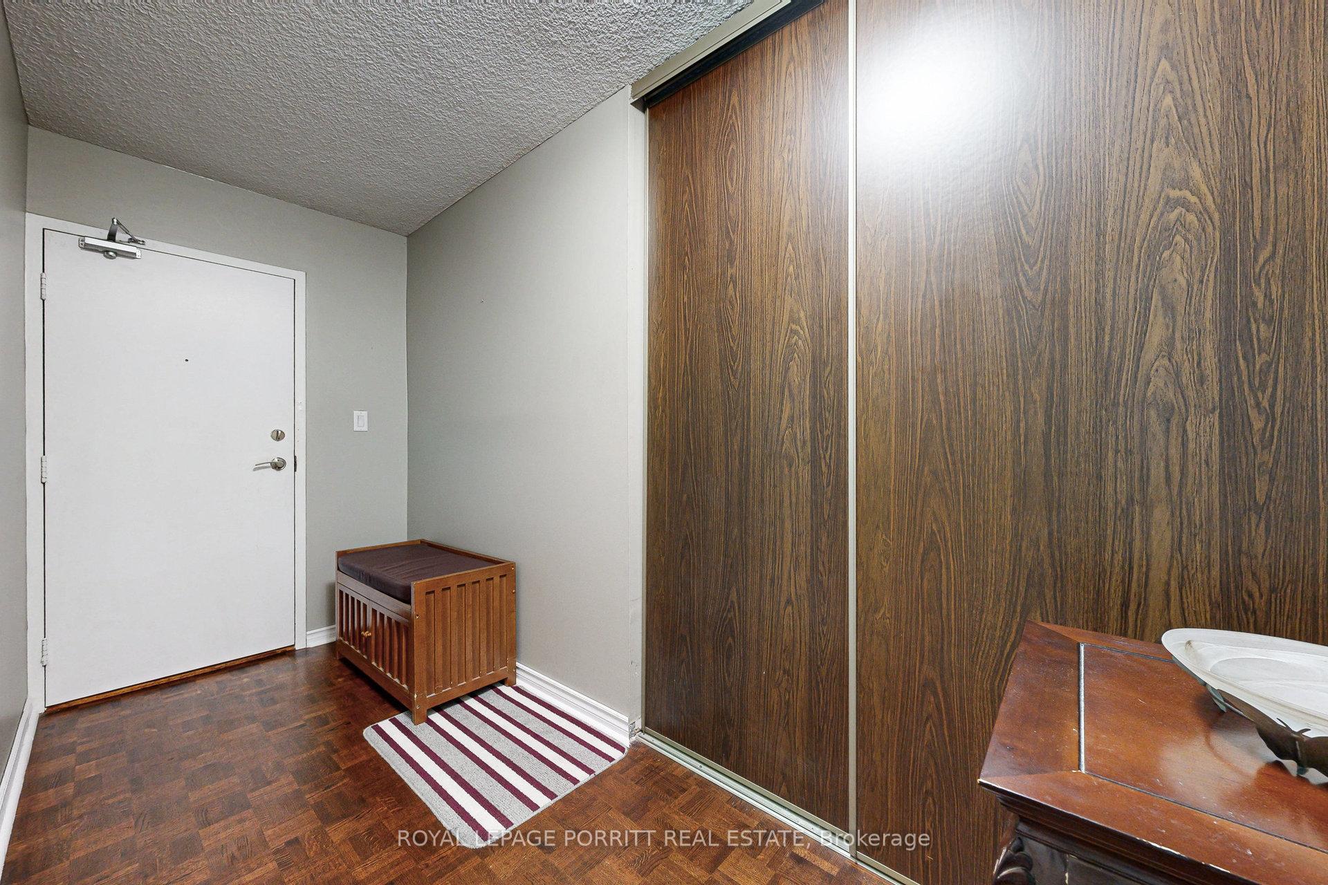 Photo 3 of Unit 201, 1535 Lakeshore Road E, Mississauga, Lakeview — HOMEH