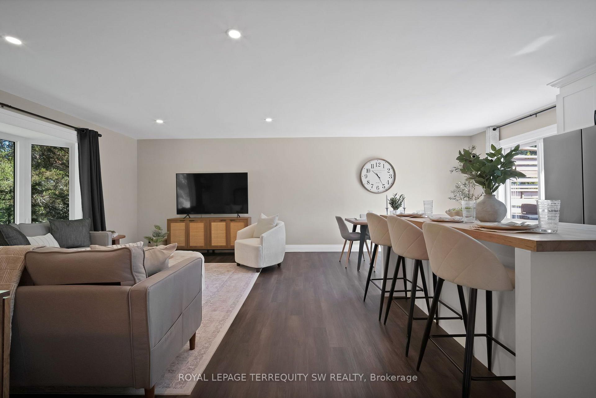 Photo 17 of 2249 Willard Avenue, Innisfil, Alcona — HOMEH